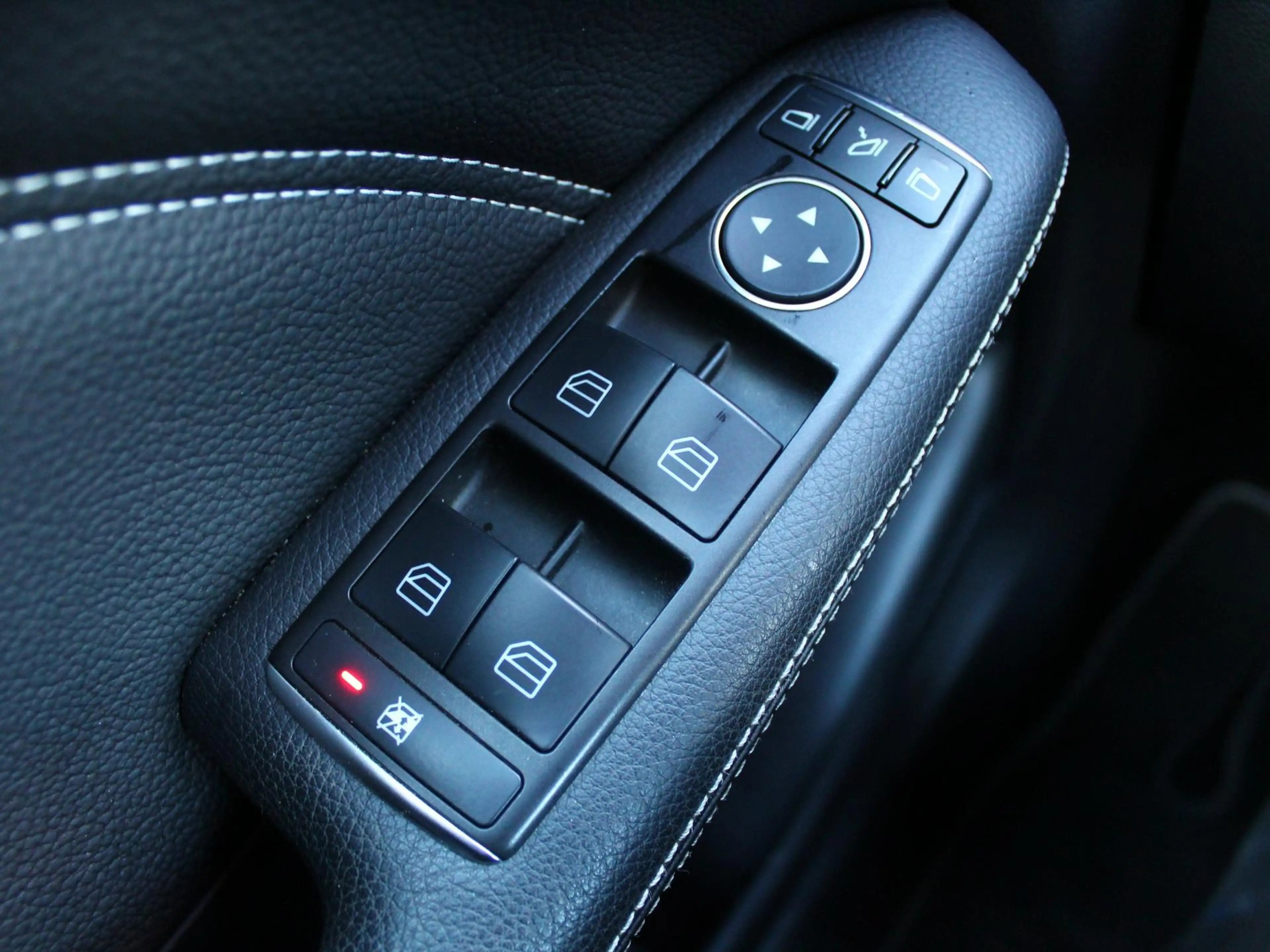 Mercedes-Benz B 180 | Lichtmetalen velgen | Achteruitrijcamera | Parke — photo 16