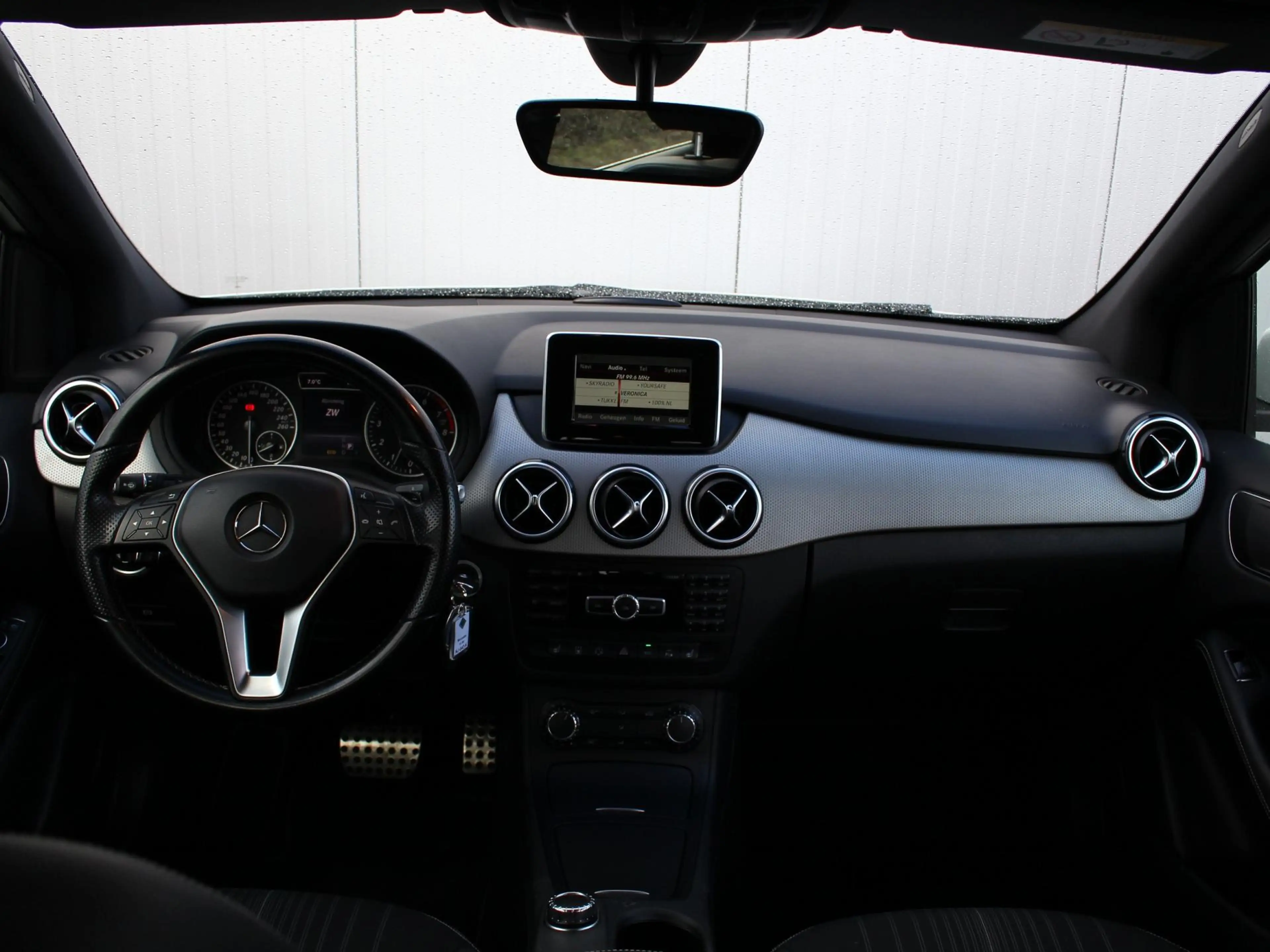 Mercedes-Benz B 180 | Lichtmetalen velgen | Achteruitrijcamera | Parke — photo 4