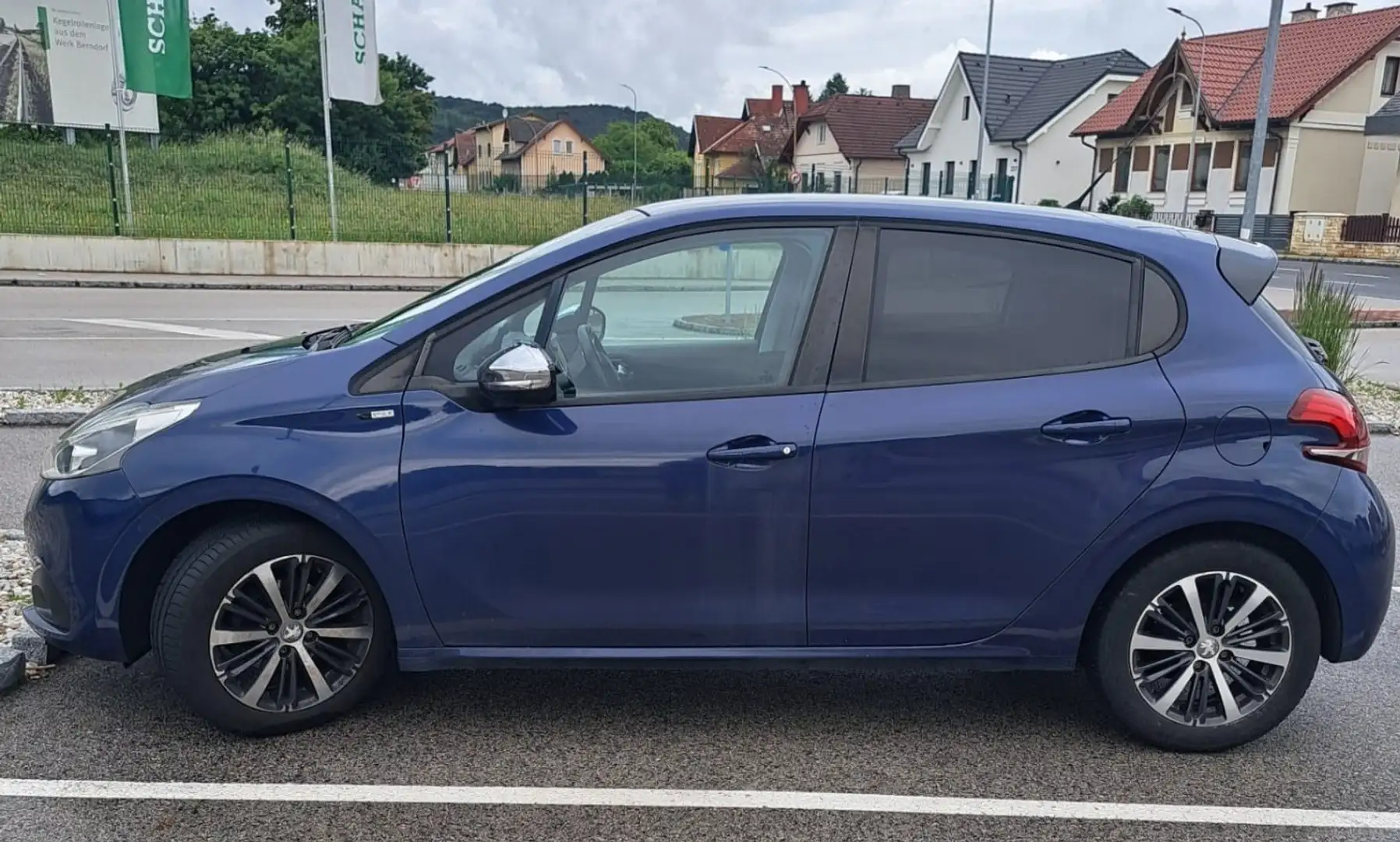 Peugeot 208 Style 1,2 PureTech 82 Blau - 2