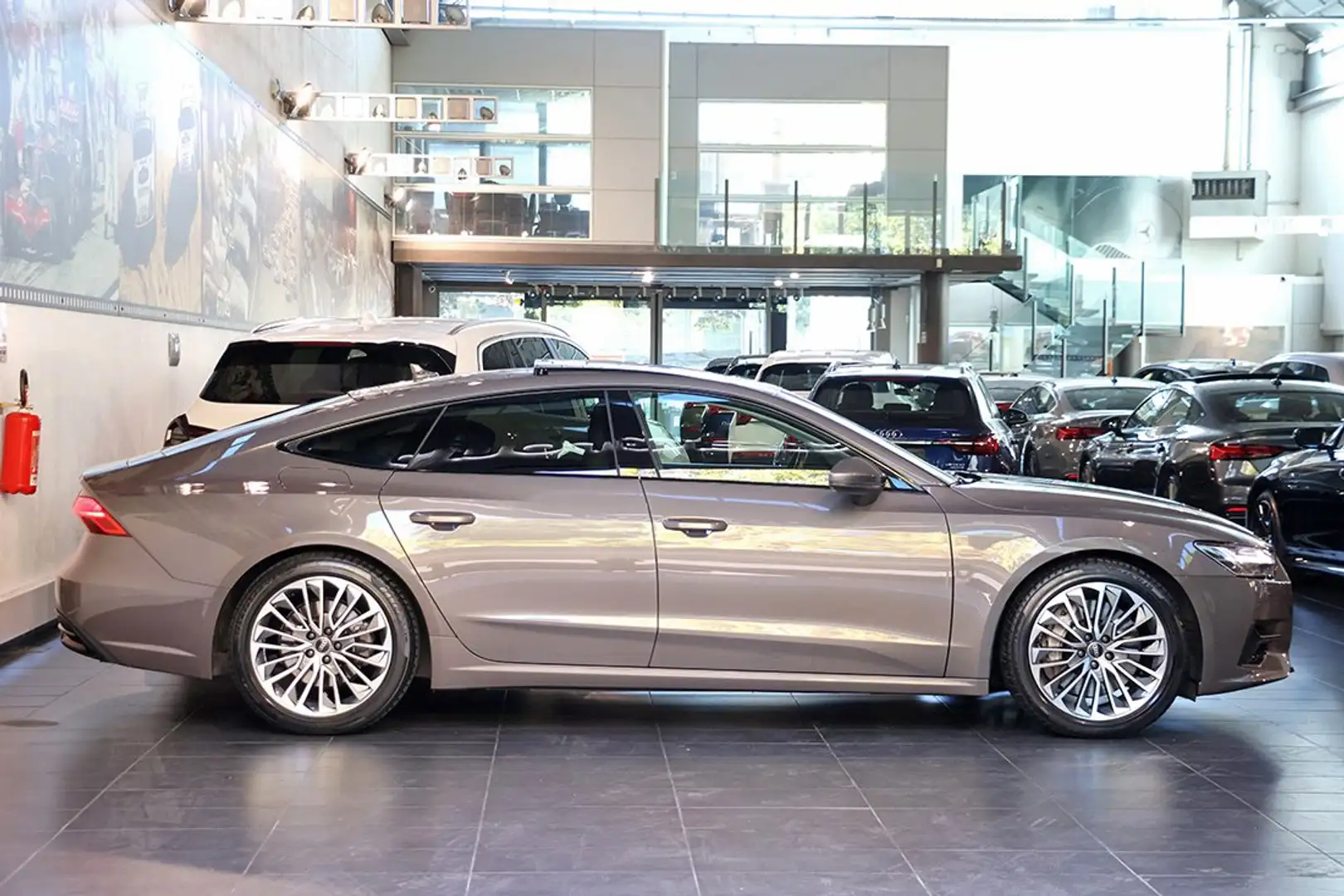 Audi A7 55 TFSI Quattro ultra S-Tronic Business Plus -ADAS Braun - 2