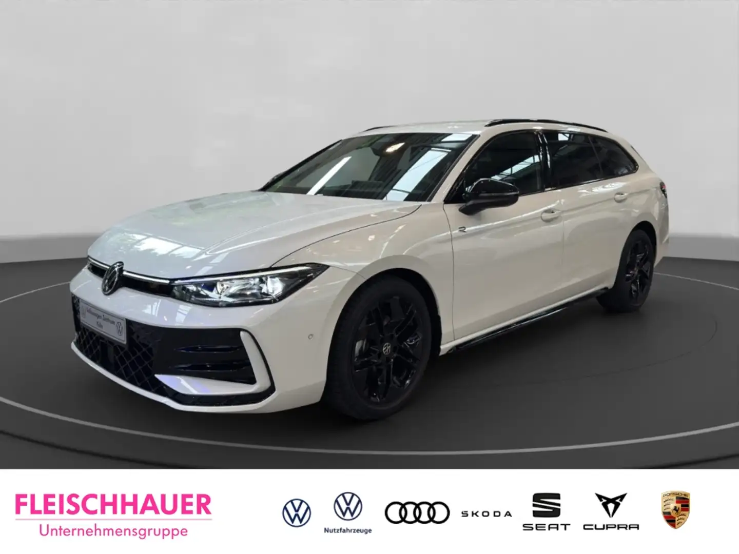 Volkswagen Passat R-LINE 2.0 l TDI LED AHK HUD AREA-VIEW Wit - 1