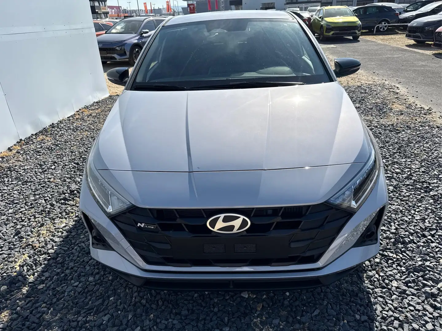 Hyundai i20 N-LINE NAVI KLIMAAUTOMATIK SHZ RFK PDC 1.0 T-GD... Gris - 2