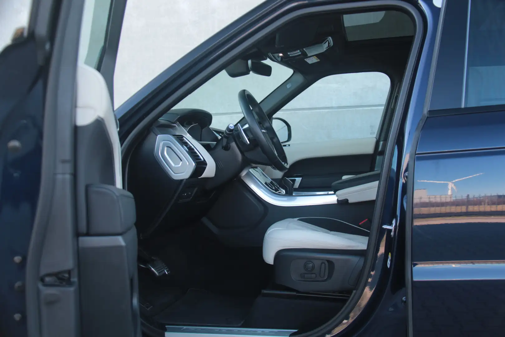 Land Rover Range Rover Sport P400e Limited Edition Blauw - 2