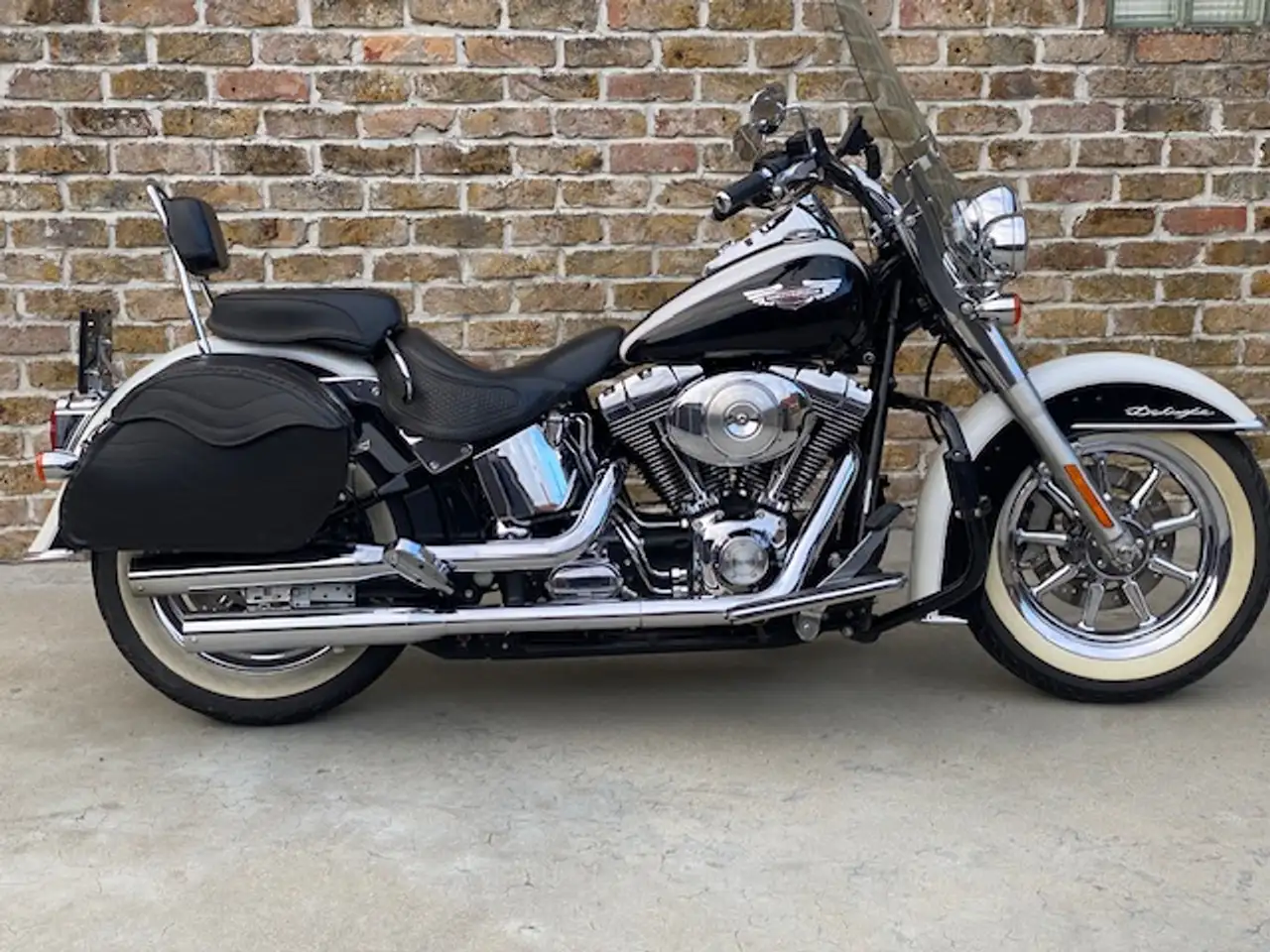 Harley-Davidson Deluxe