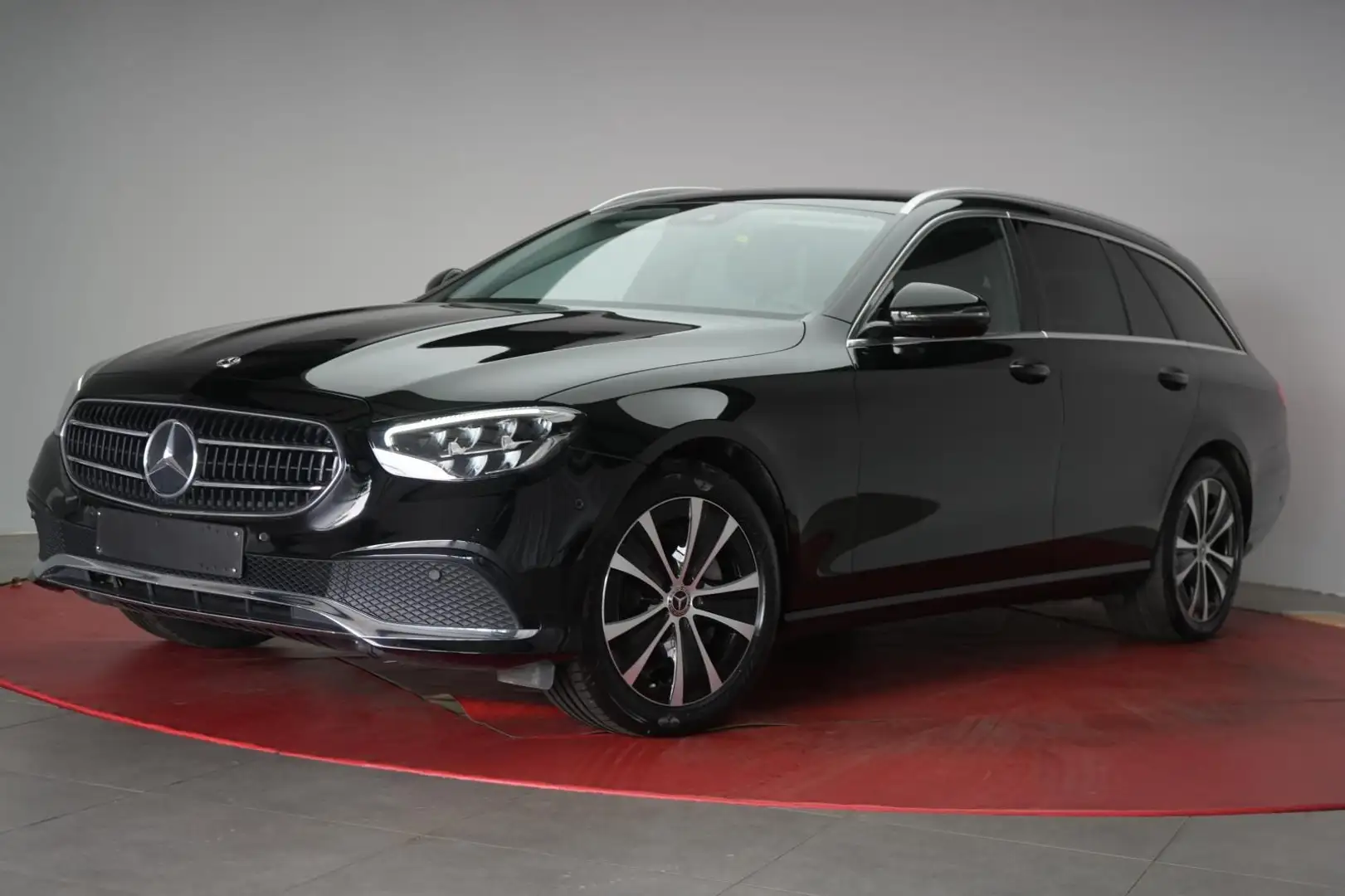 Mercedes-Benz E 300 e T 9G-Tronic Navi/Temp/Kamera/AHK/ Schwarz - 2