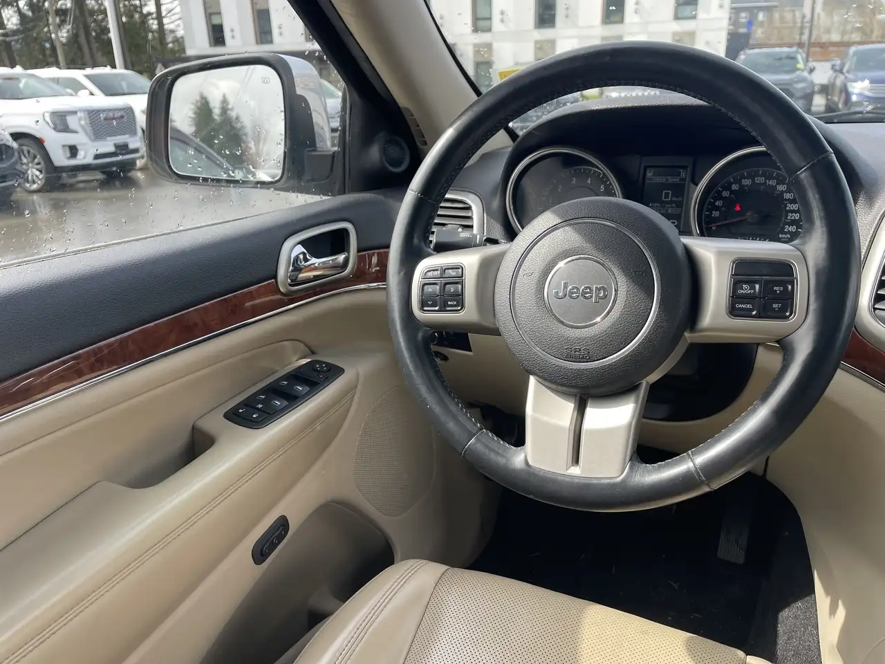 Jeep Grand Cherokee снимка Jeep Grand Cherokee