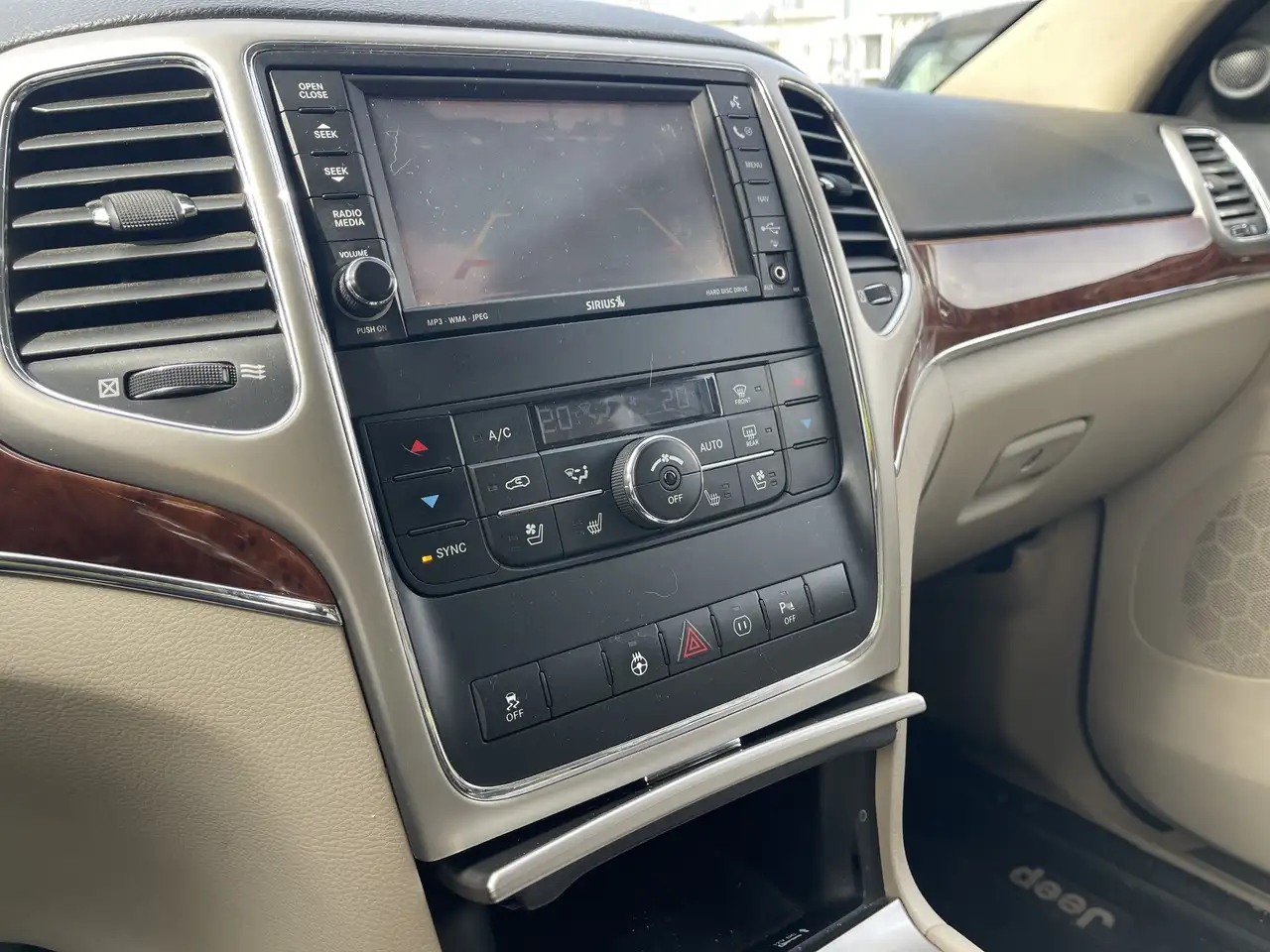 Jeep Grand Cherokee снимка Jeep Grand Cherokee