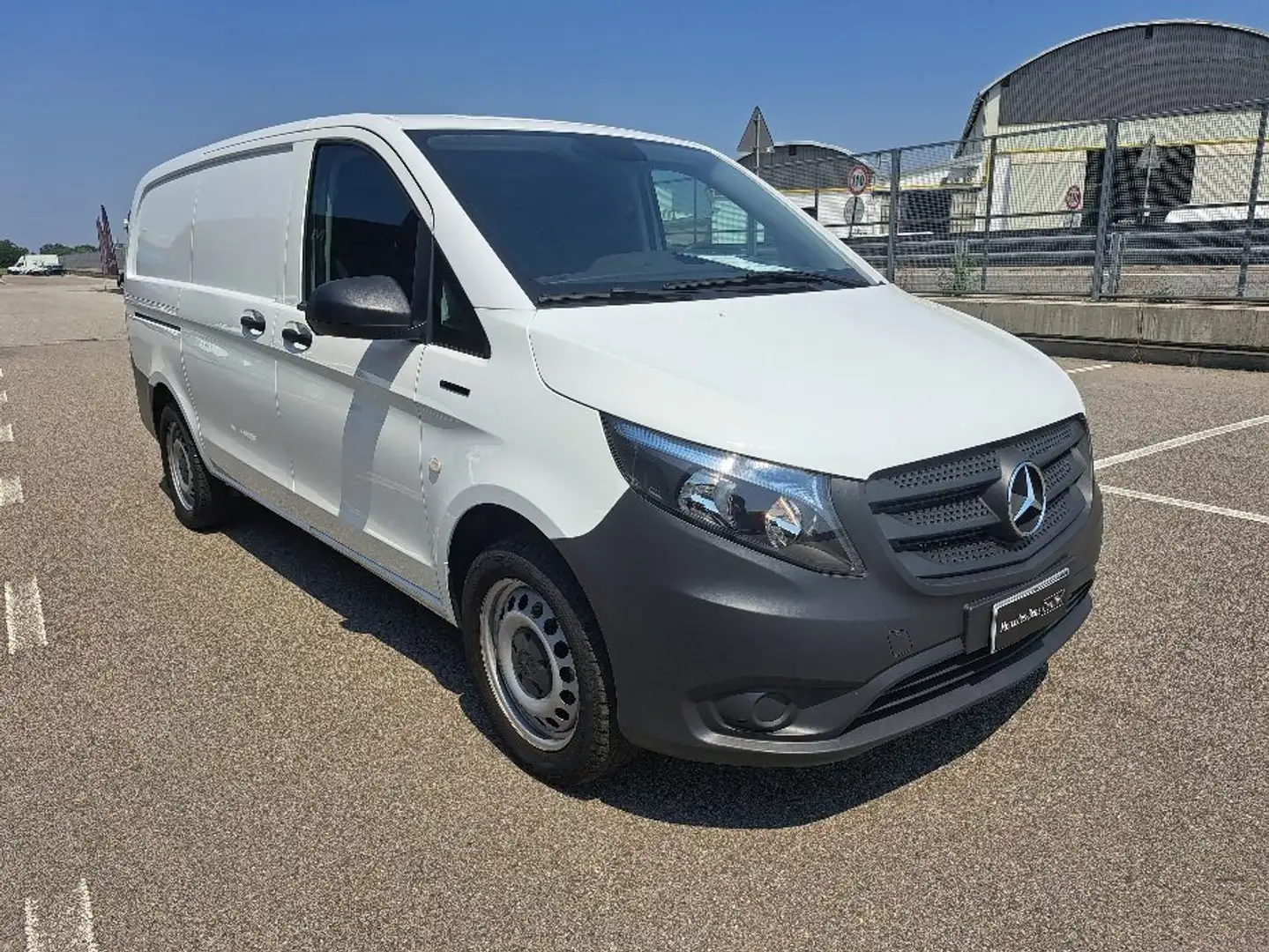 Mercedes-Benz Vito eVito 111 Furgone Long 41 kWh Wit - 2