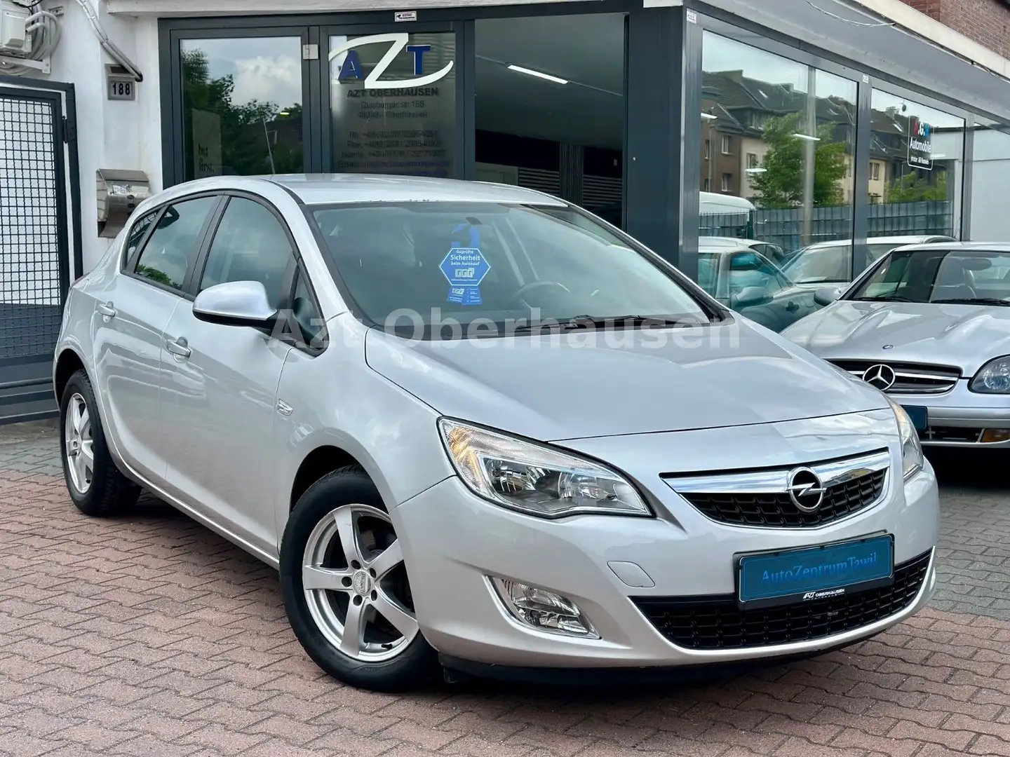 Opel Astra J 1.6 Lim. 5-trg. Edition*KLIMA*TÜV NEU* Silber - 1
