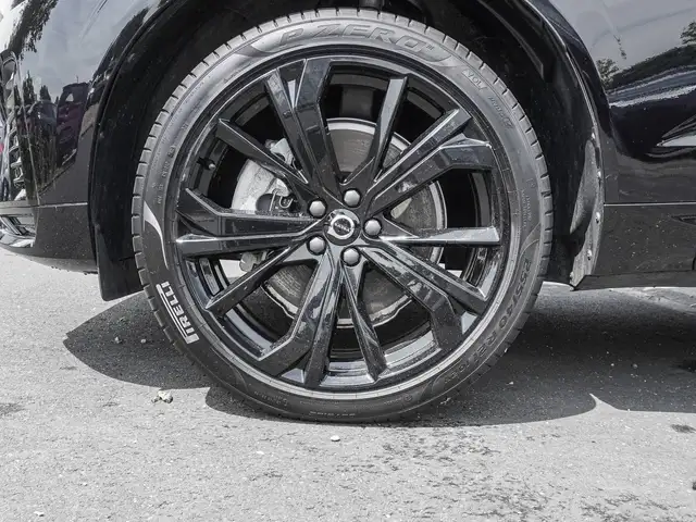 Volvo XC60 view 7