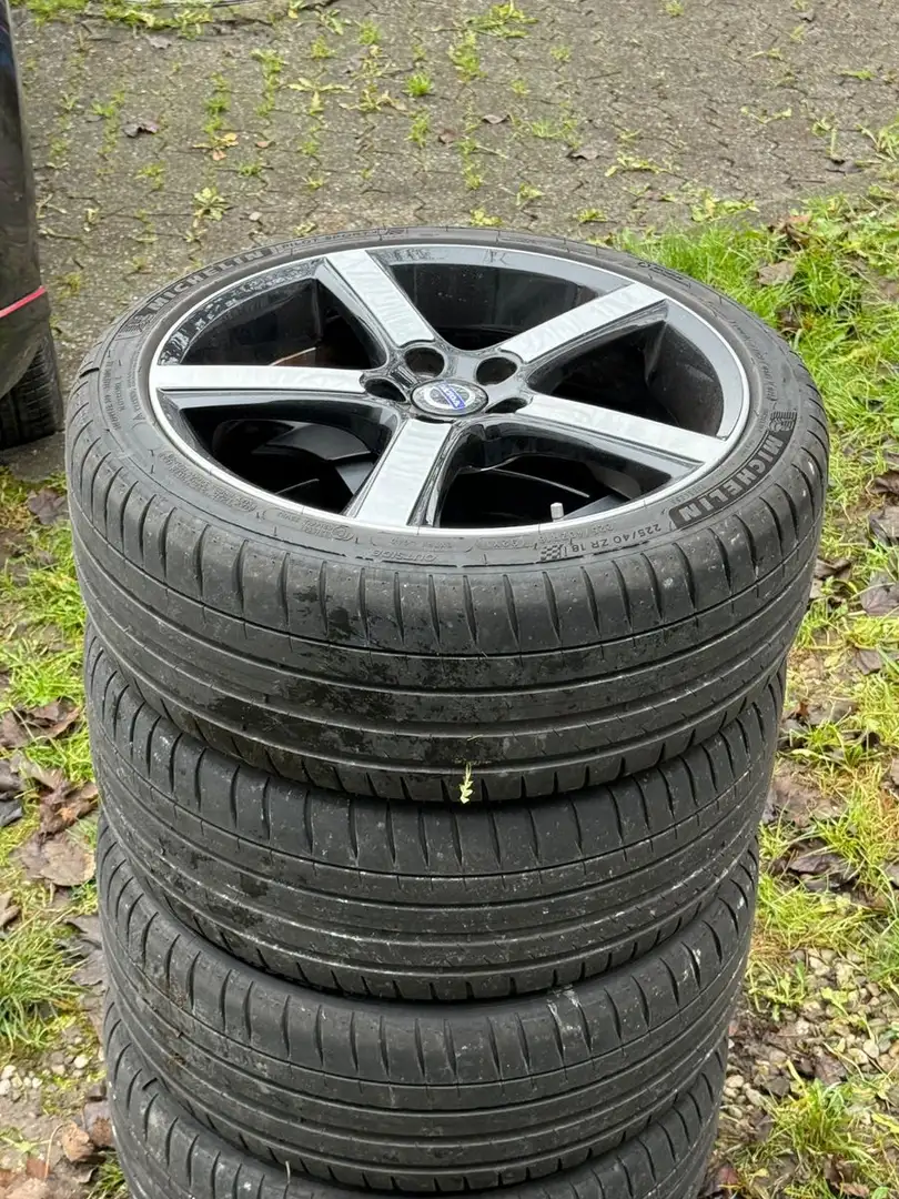 Volvo V40 You! NAVI SHZ St.hng ALU 18 Schwarz - 2