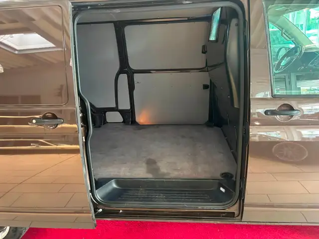 Volkswagen Transporter view 28