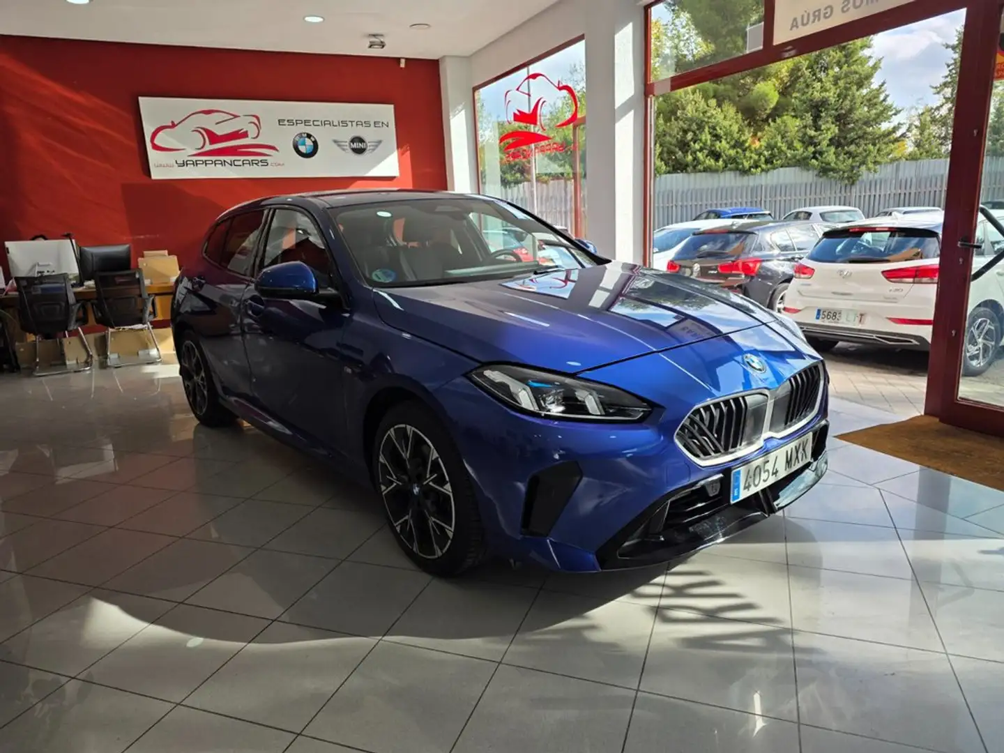 BMW 116 120d Bleu - 1
