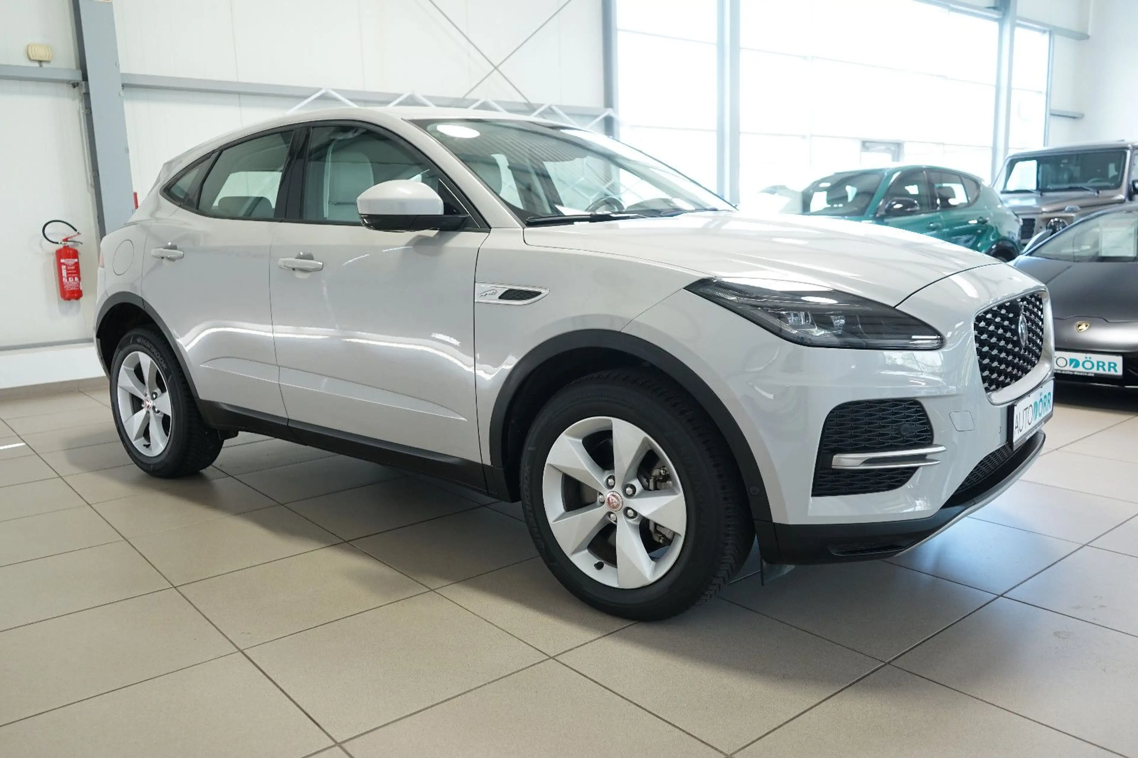 Jaguar E-Pace AWD SHZ+Leder+LED+360+Memory+KeylessEntry — photo 6