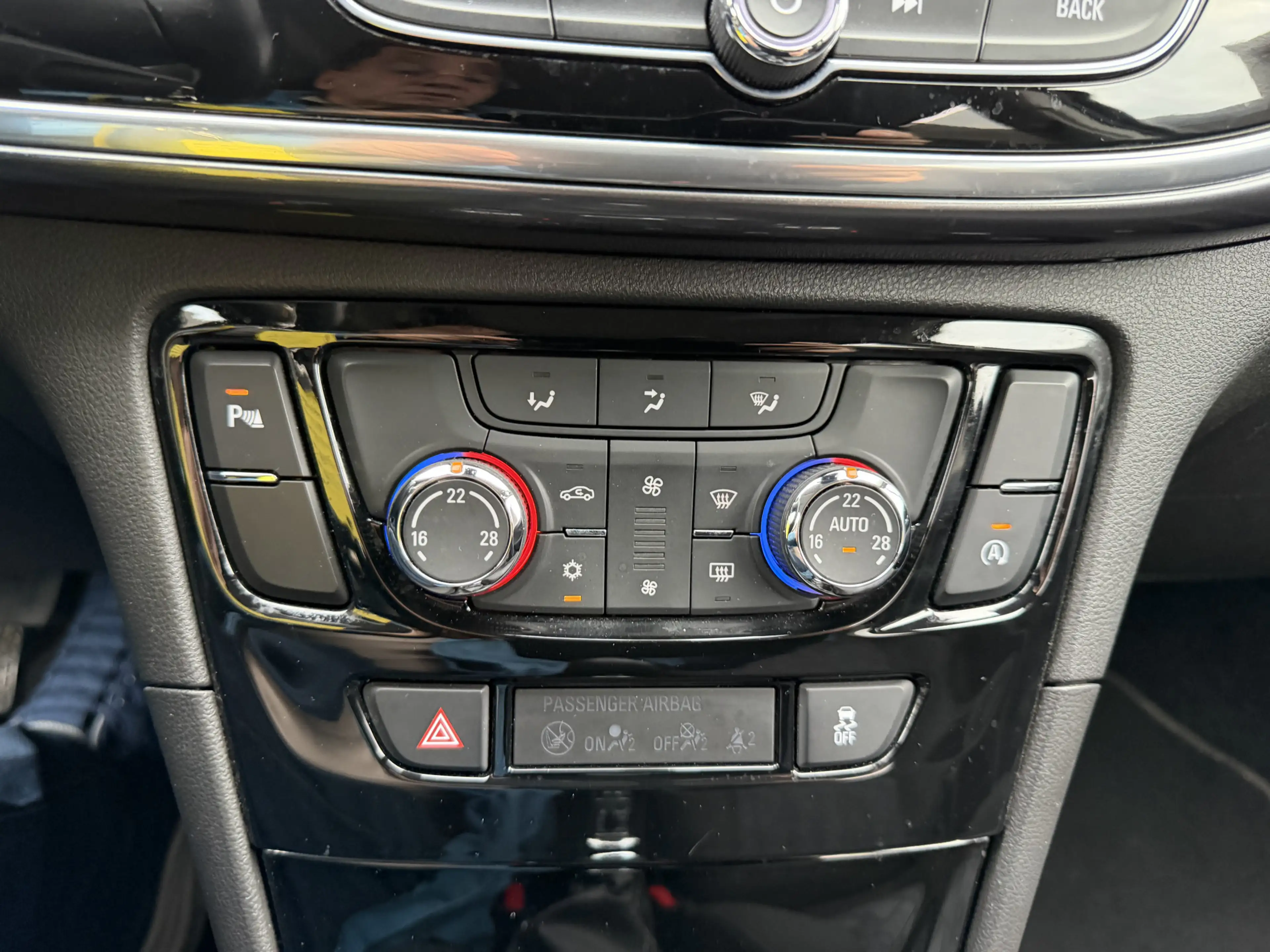 Opel Mokka X 1.4 Turbo Online Edition Trekhaak/ECC/Camera/Navi. — photo 14