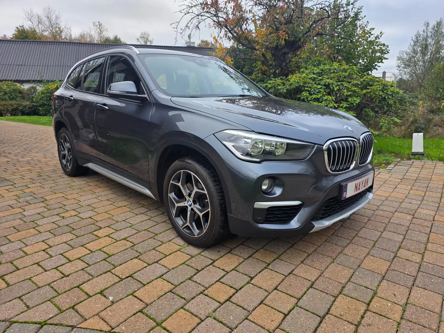 BMW X1 X1 sDrive18i Aut. xLine Grijs - 1