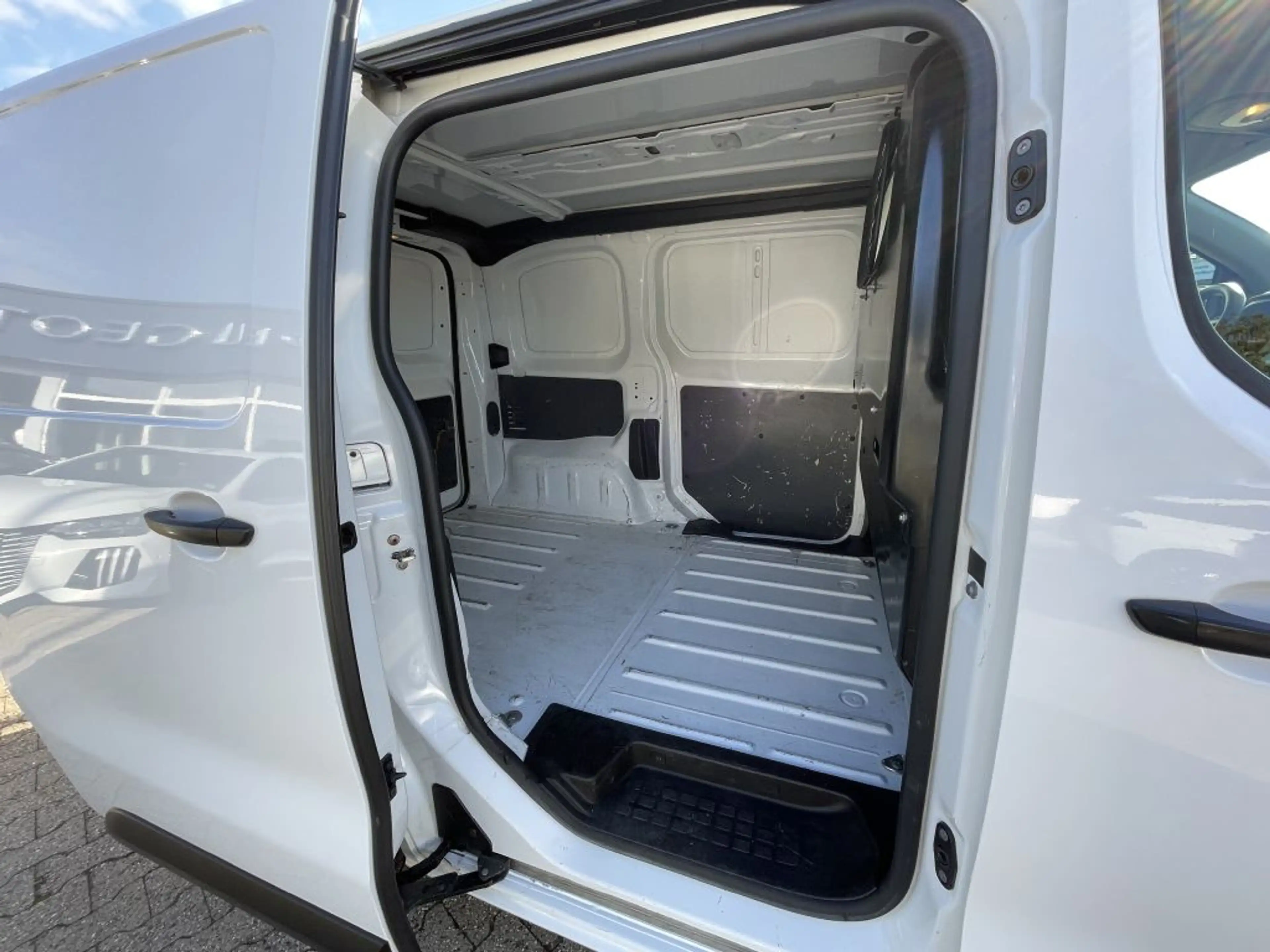 Peugeot Expert — photo 12