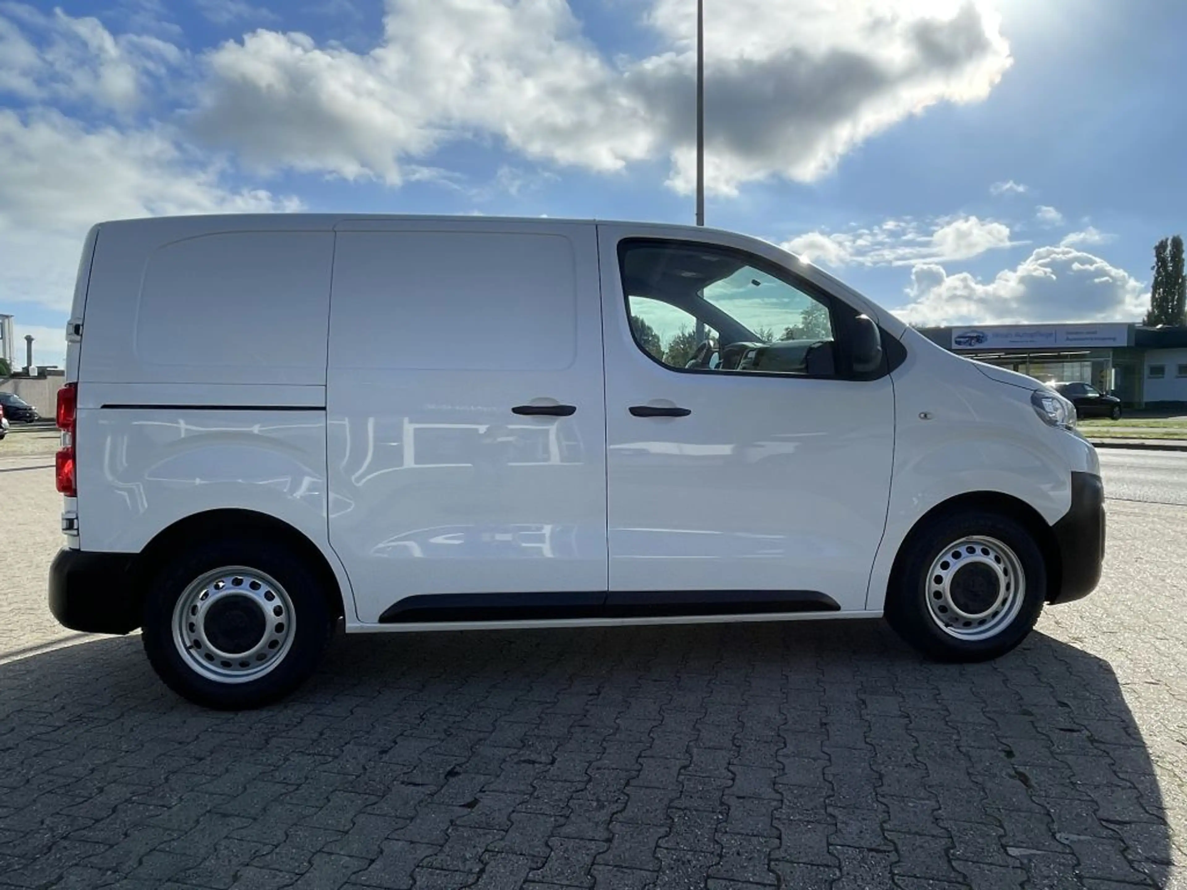 Peugeot Expert — photo 11