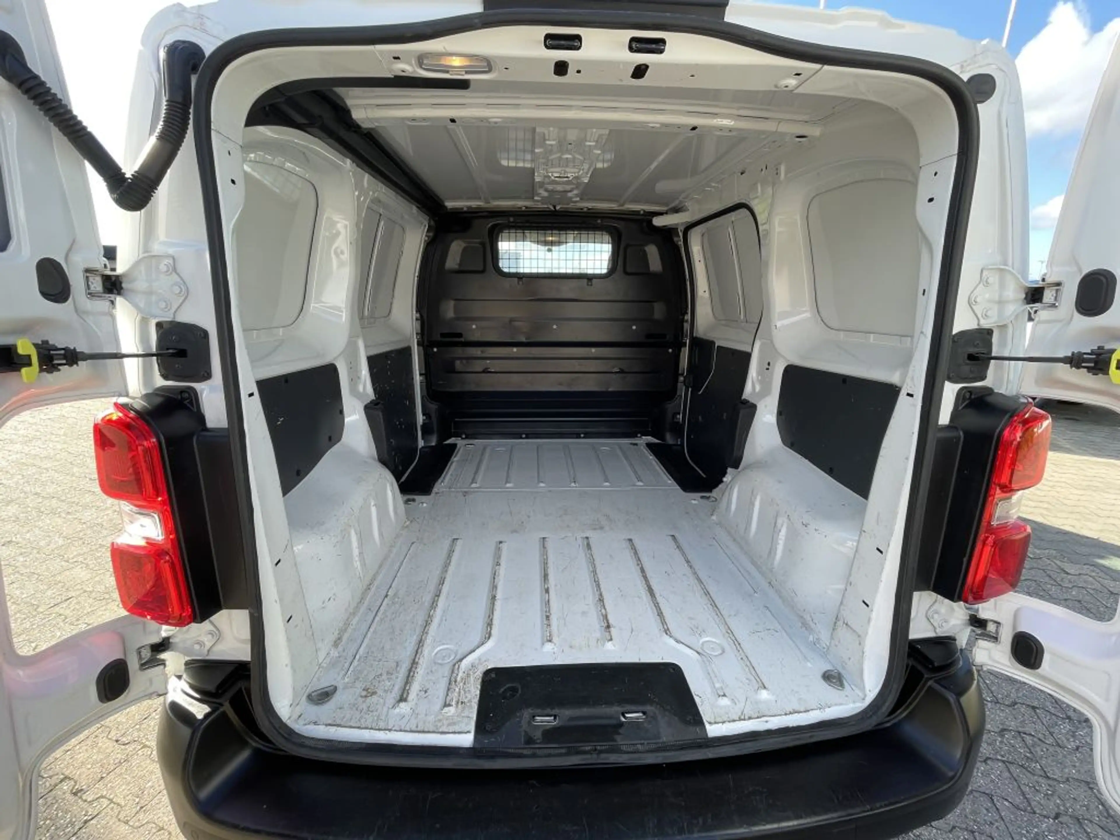 Peugeot Expert — photo 9
