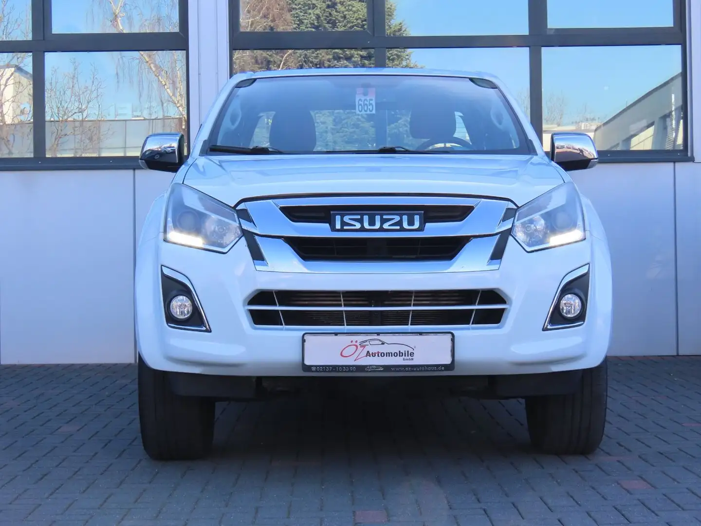 Isuzu D-Max 1.9 Turbodiesel Cab 4WD LKW Bílá - 2