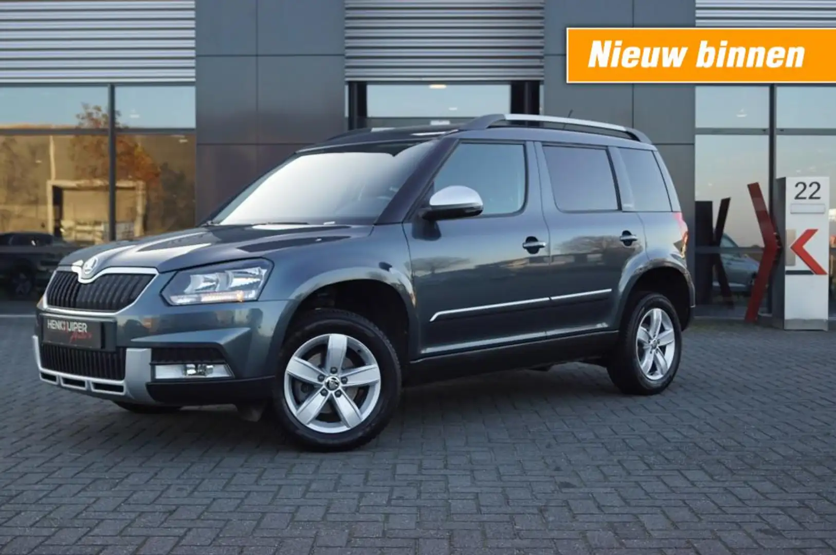Skoda Yeti 1.2 TSI DSG Adventure 105pk / Navi / PDC Gris - 1