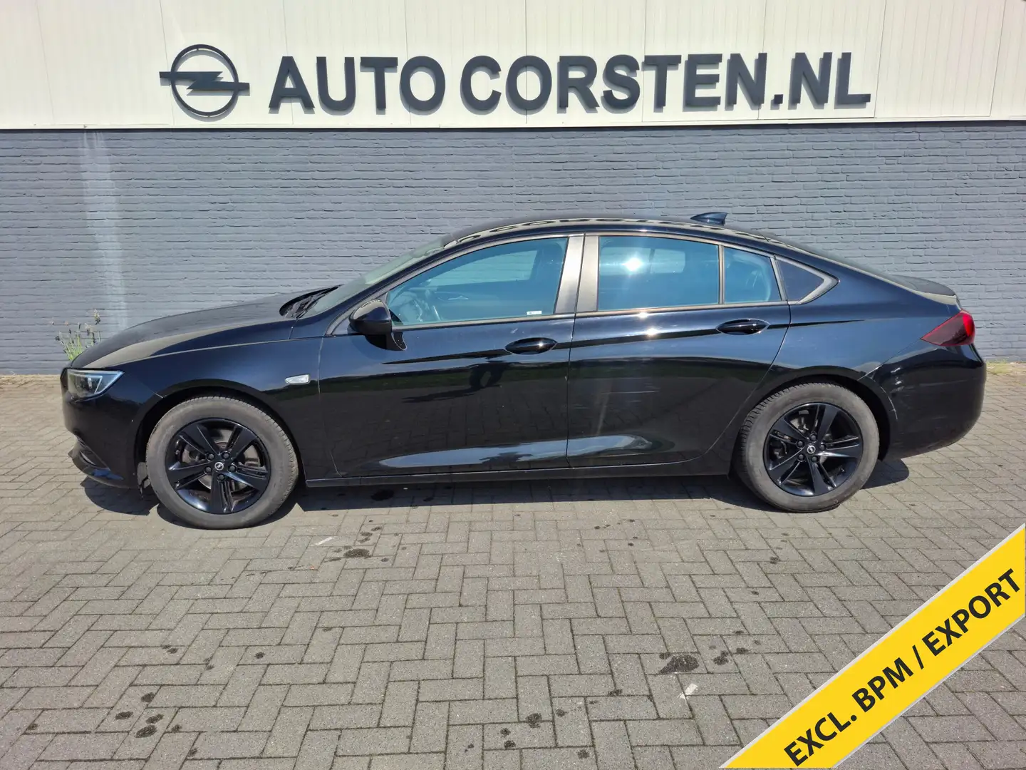 Opel Insignia Grand Sport 1.6 CDTI AUT-6 136pk Navi Dual Ecc AGR Zwart - 1