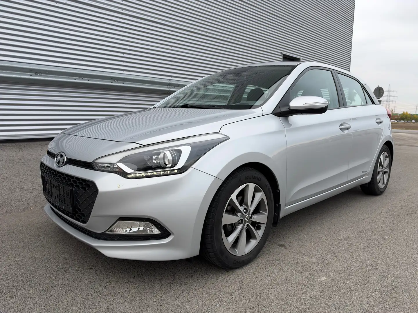 Hyundai i20 1,25 Premium ID:9 Grau - 2