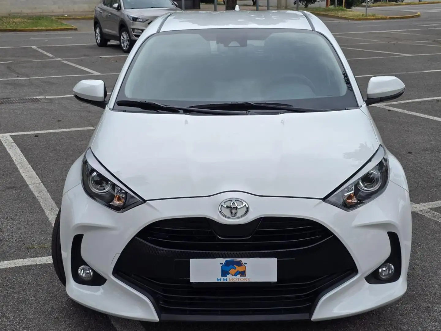 Toyota Yaris 1.0 5 porte Active Bianco - 2