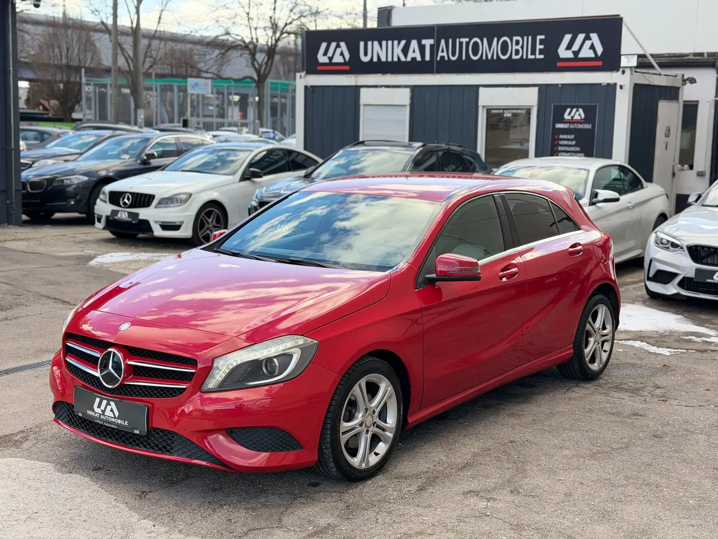 Mercedes-Benz A 180 A 180 BlueEfficiency Rot - 1