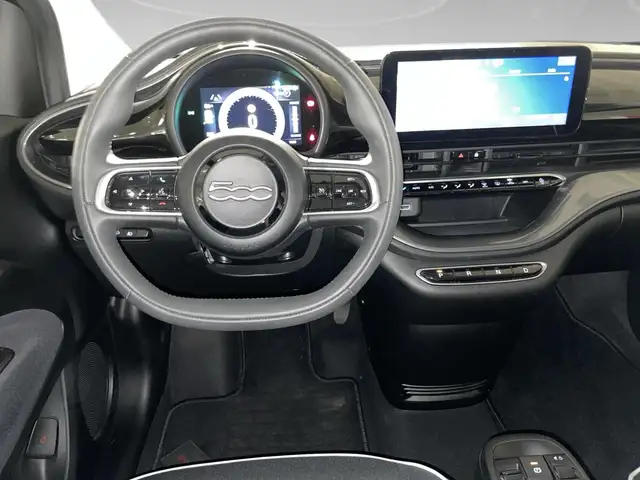 Fiat 500E view 6