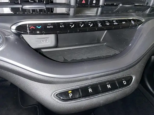 Fiat 500E view 10