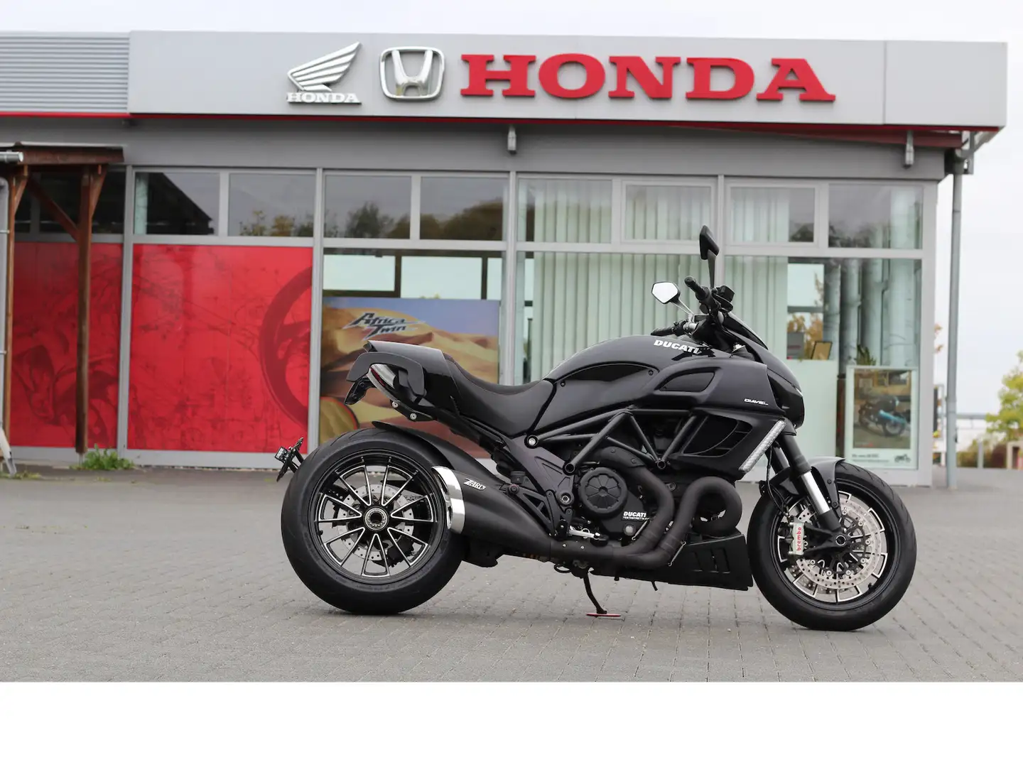 Ducati Diavel Diavel ABS AMG/Cromo Zard Negro - 2