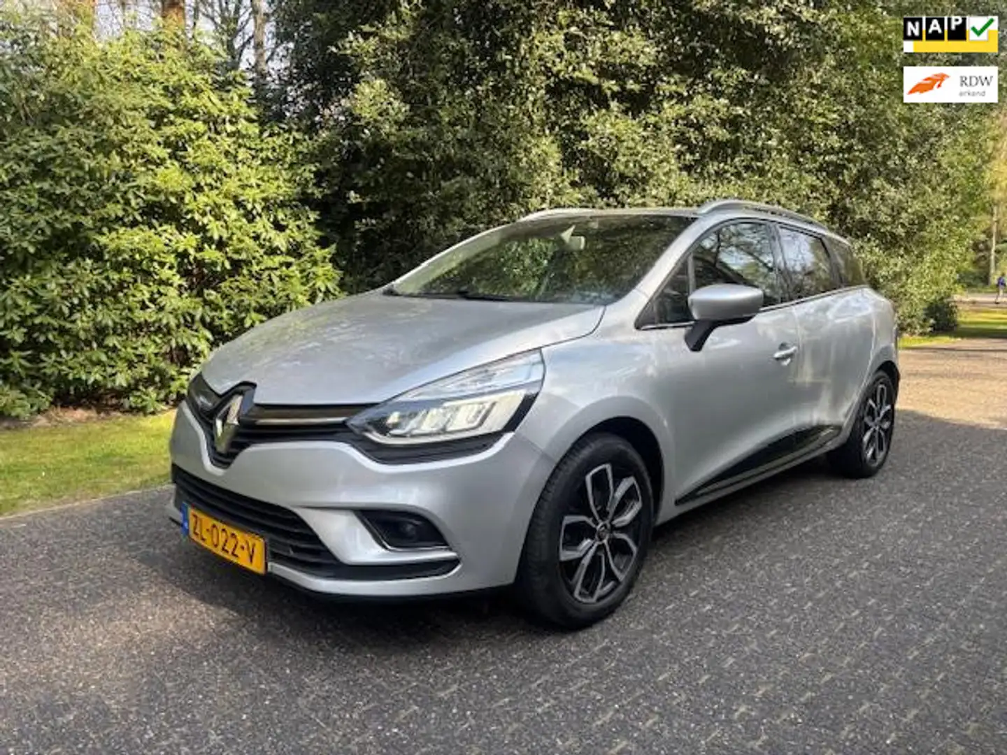 Renault Clio Estate 0.9 TCe Intens Led / Climate / DAB /1e eige Grau - 1