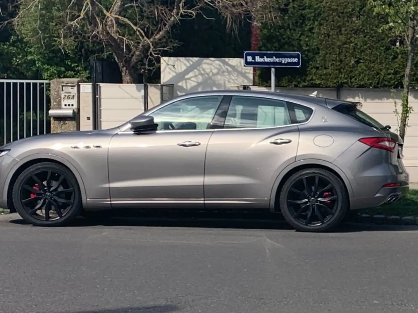 Maserati Levante Levante Diesel Q4 GranLusso Grau - 2