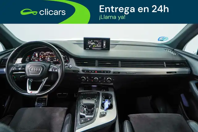 Audi Q7 view 13