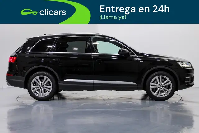 Audi Q7 view 7