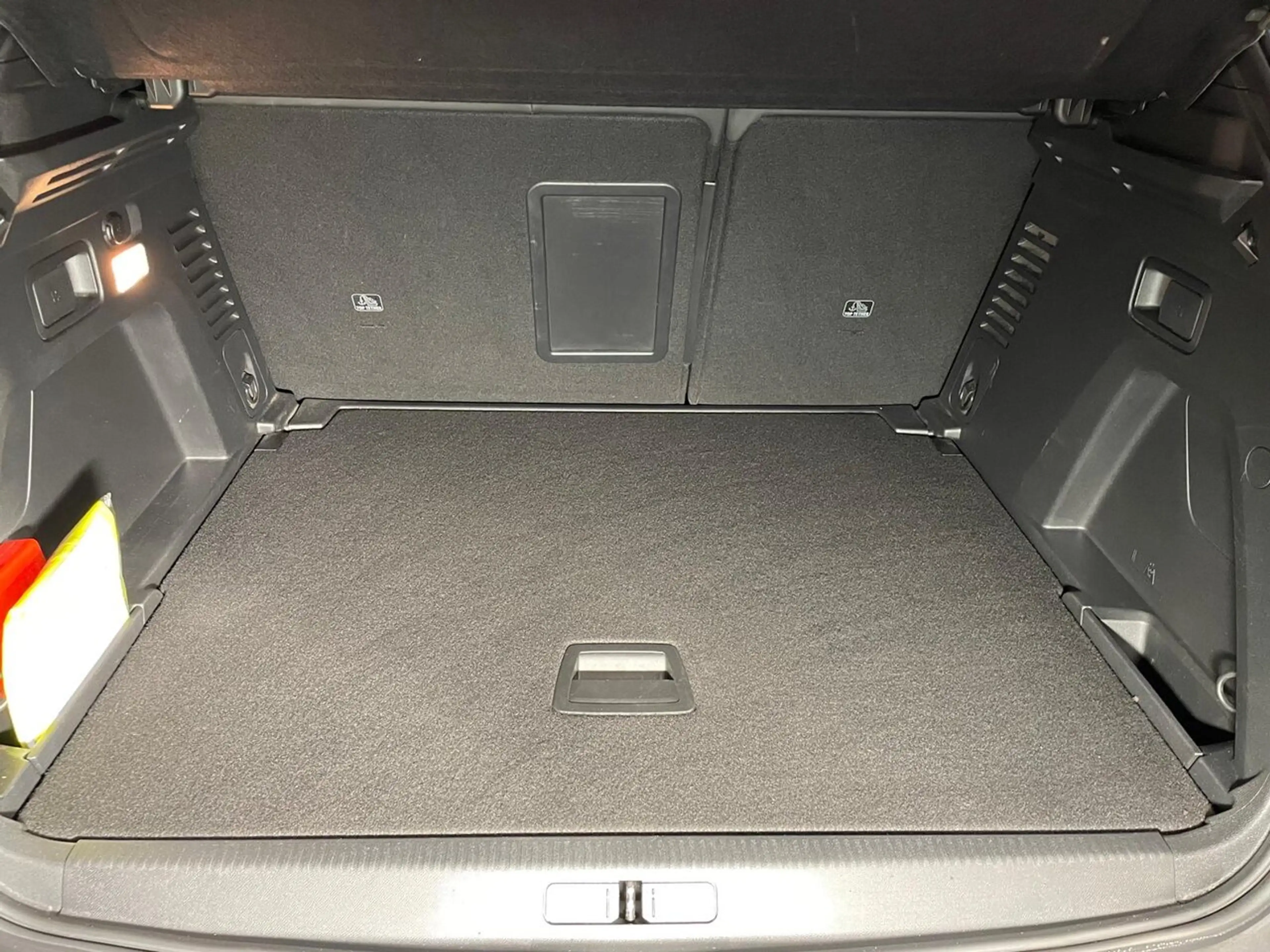 Peugeot 3008 1.5 BlueHDI 130 ALLURE ROAD TRIP I-COCKPIT GPS — photo 14