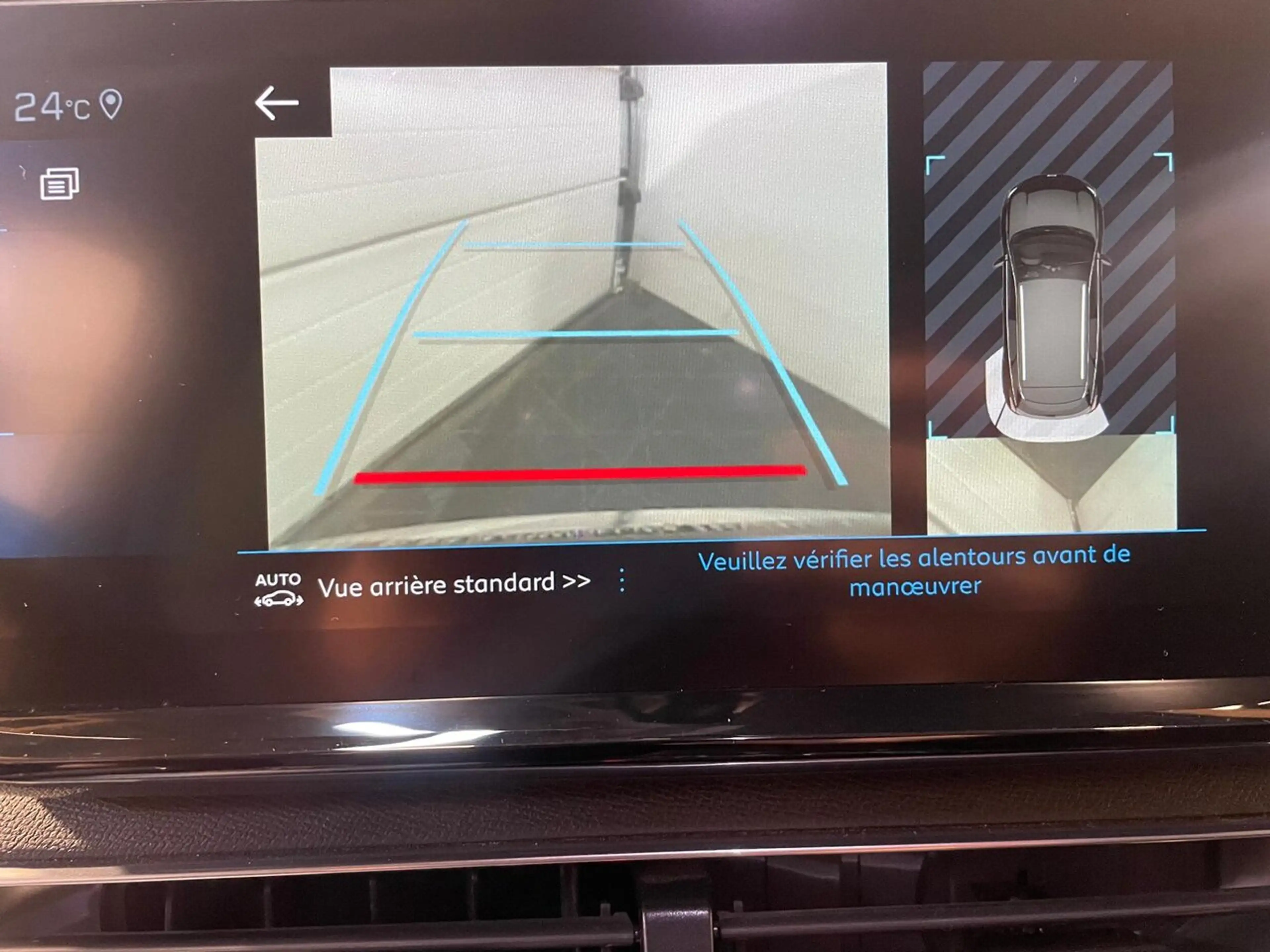 Peugeot 3008 1.5 BlueHDI 130 ALLURE ROAD TRIP I-COCKPIT GPS — photo 6