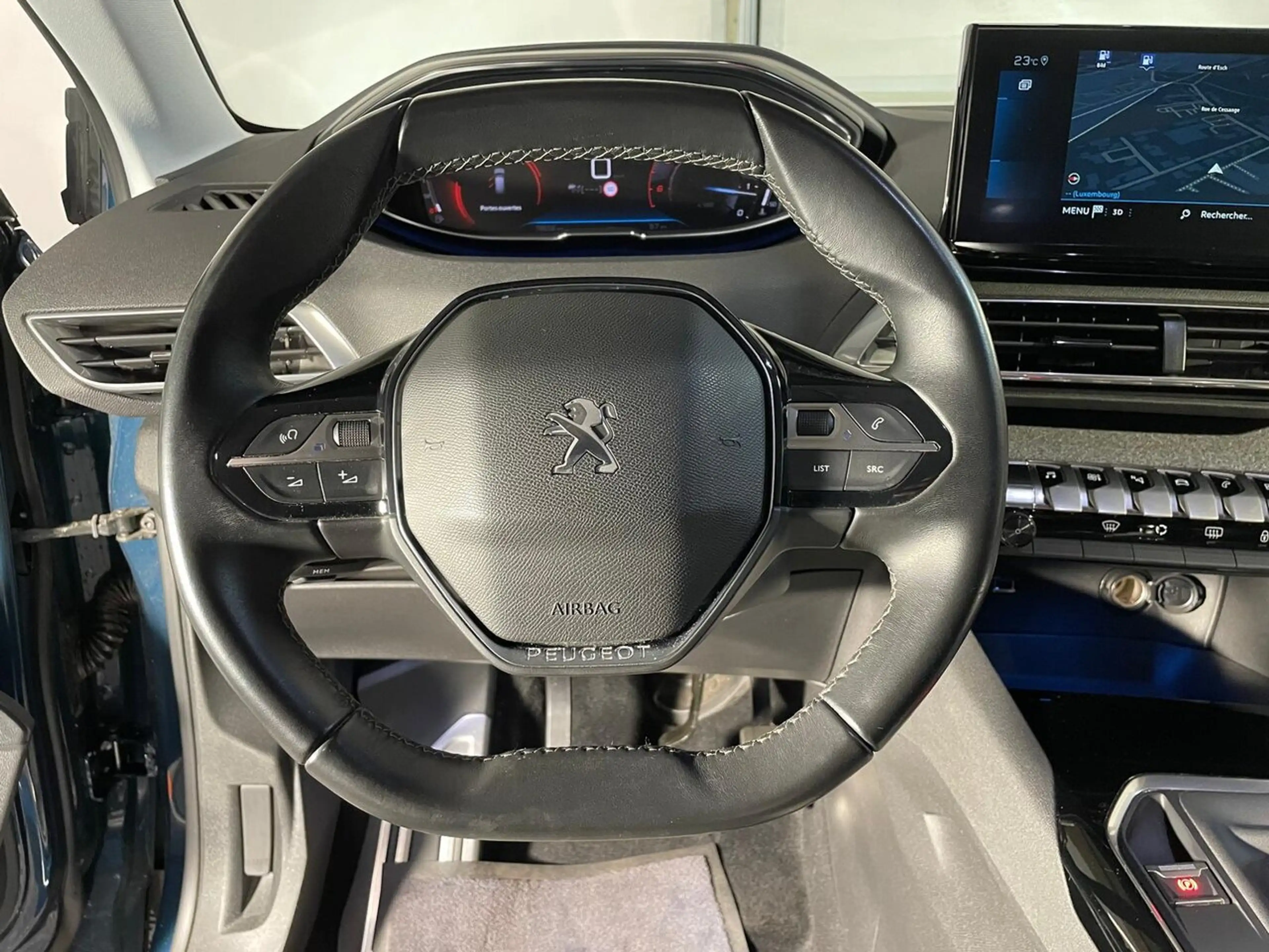 Peugeot 3008 1.5 BlueHDI 130 ALLURE ROAD TRIP I-COCKPIT GPS — photo 10