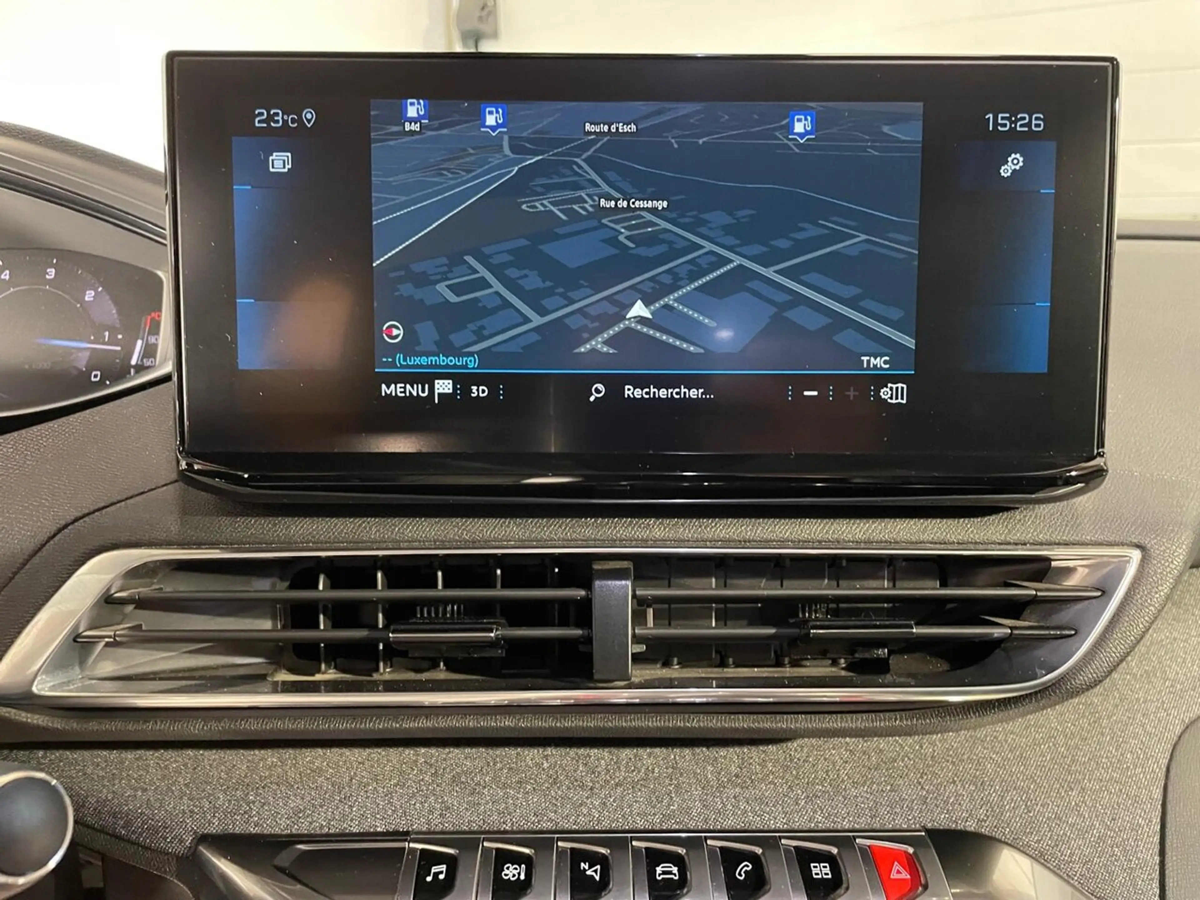 Peugeot 3008 1.5 BlueHDI 130 ALLURE ROAD TRIP I-COCKPIT GPS — photo 4