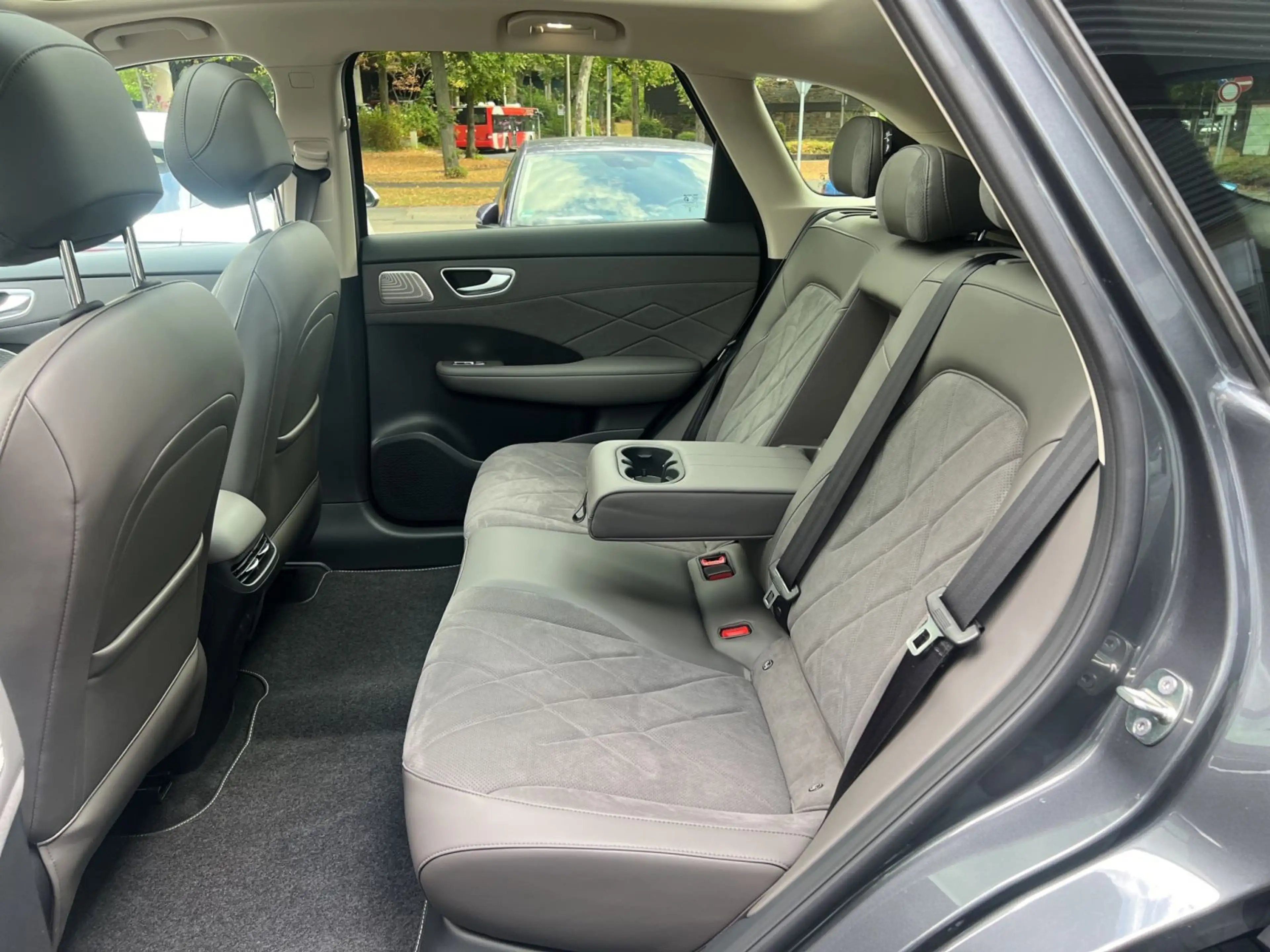 MG MGS6 EV LUXURY AWD LED NAVI 360 GRAD KAMERA PDC — photo 17