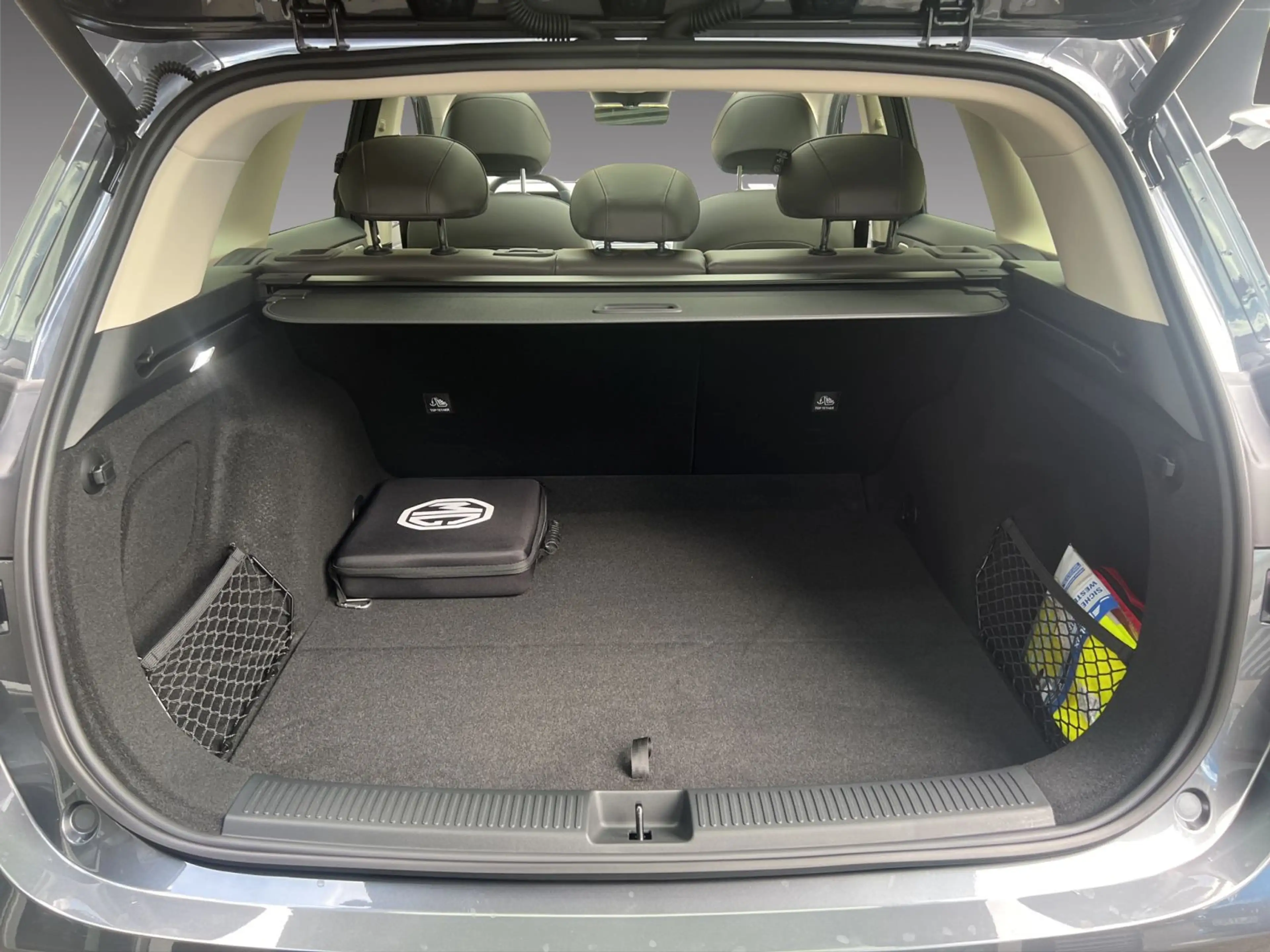 MG MGS6 EV LUXURY AWD LED NAVI 360 GRAD KAMERA PDC — photo 14
