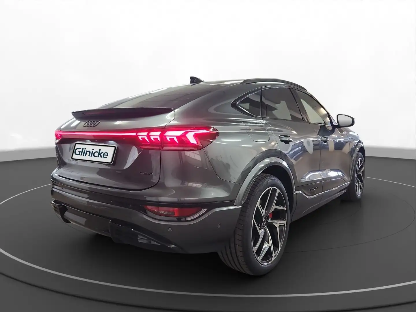 Audi Q6 qu. S Line AHK Pano LM21" B& Grau - 2