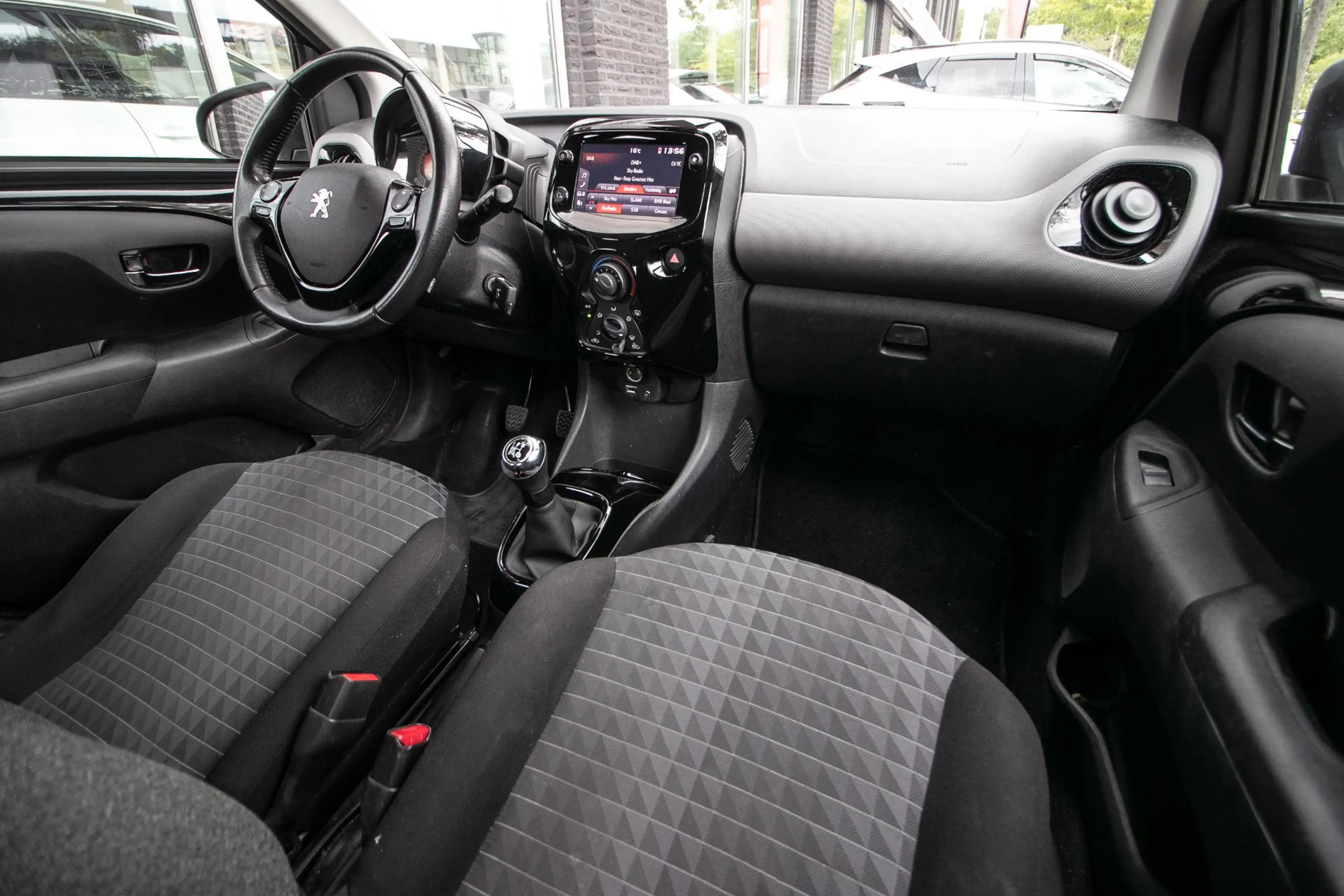 Peugeot 108 1.0 e-VTi Allure | Lmv | Carplay | Airco | — photo 3