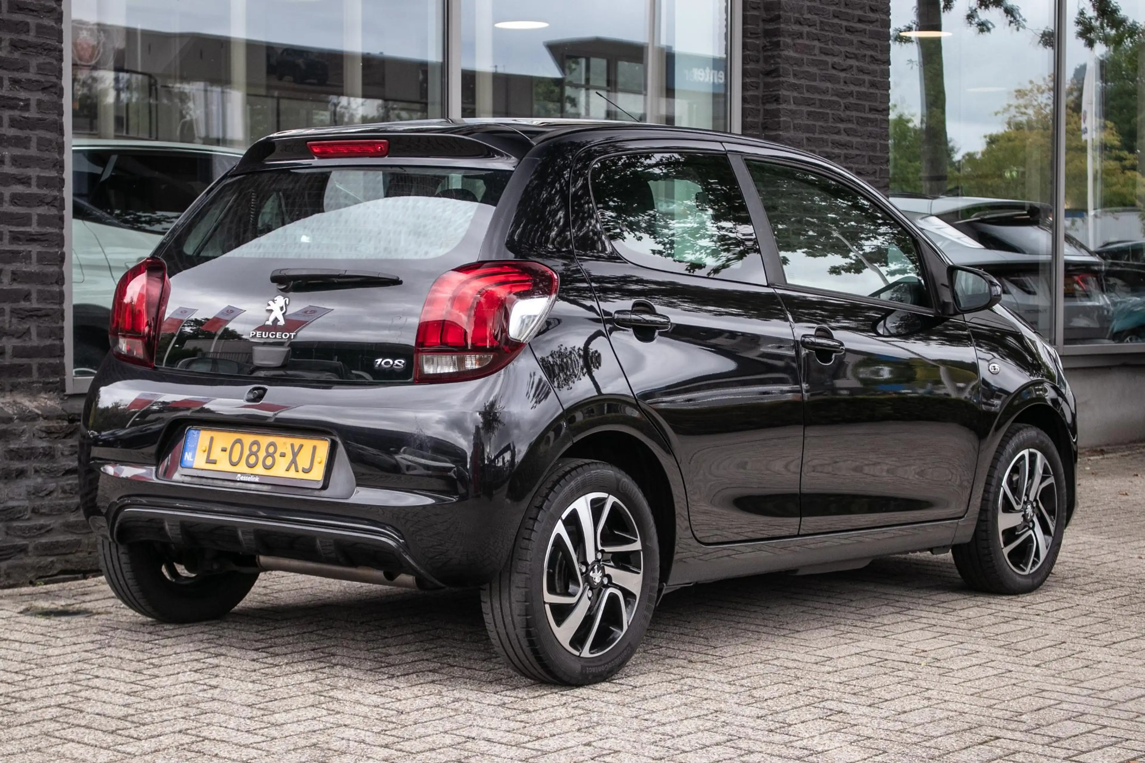 Peugeot 108 1.0 e-VTi Allure | Lmv | Carplay | Airco | — photo 2