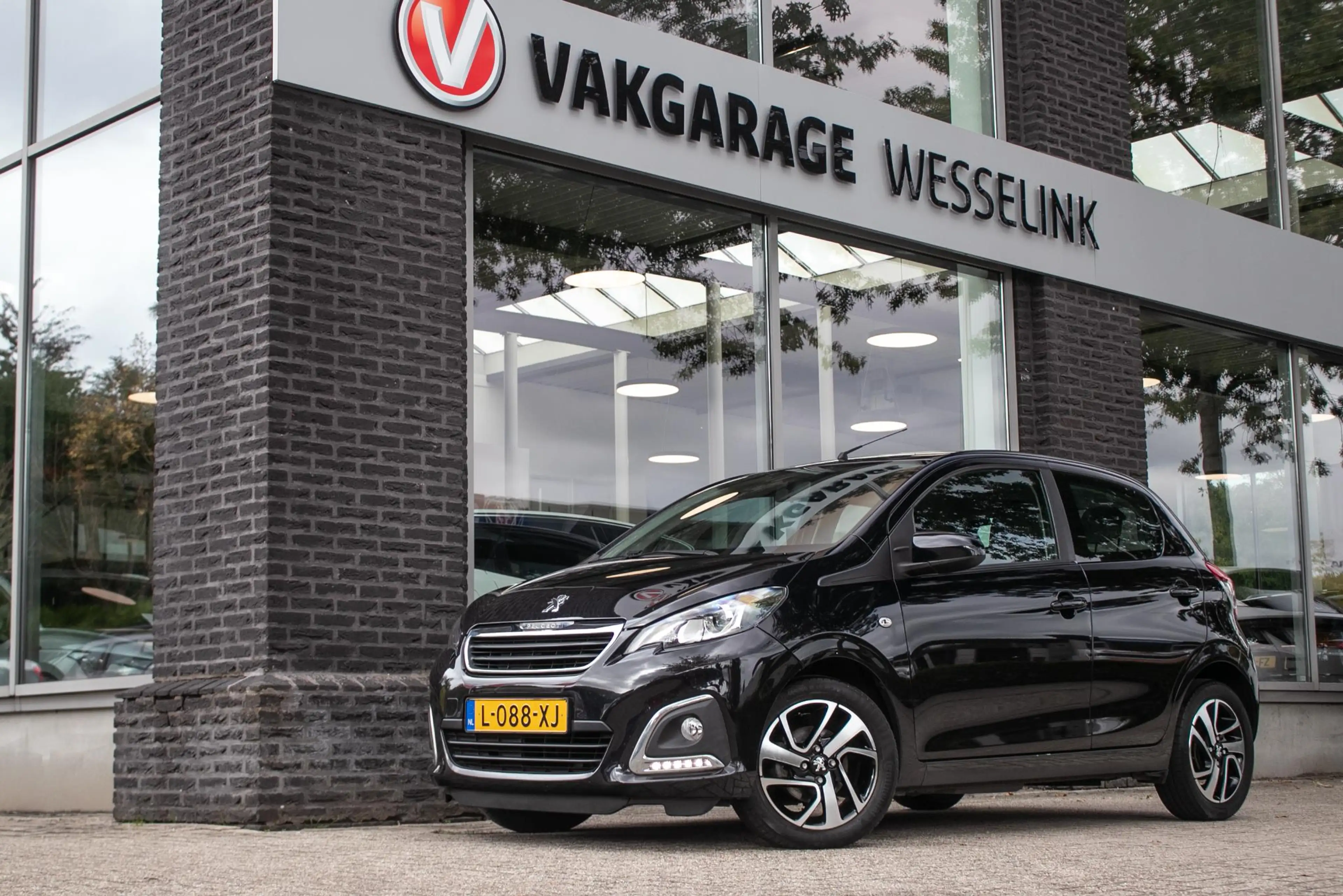 Peugeot 108 1.0 e-VTi Allure | Lmv | Carplay | Airco | — photo 11