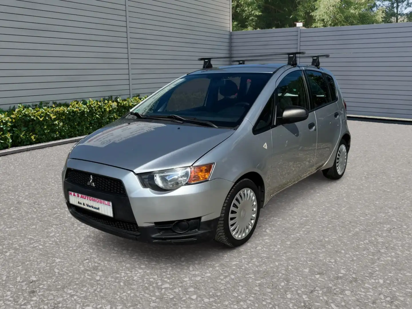 Mitsubishi Colt 1.3 Invite Ersthand Grau - 1