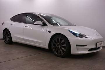 Long Range Dual AWD // neuwertig // unfallfrei //