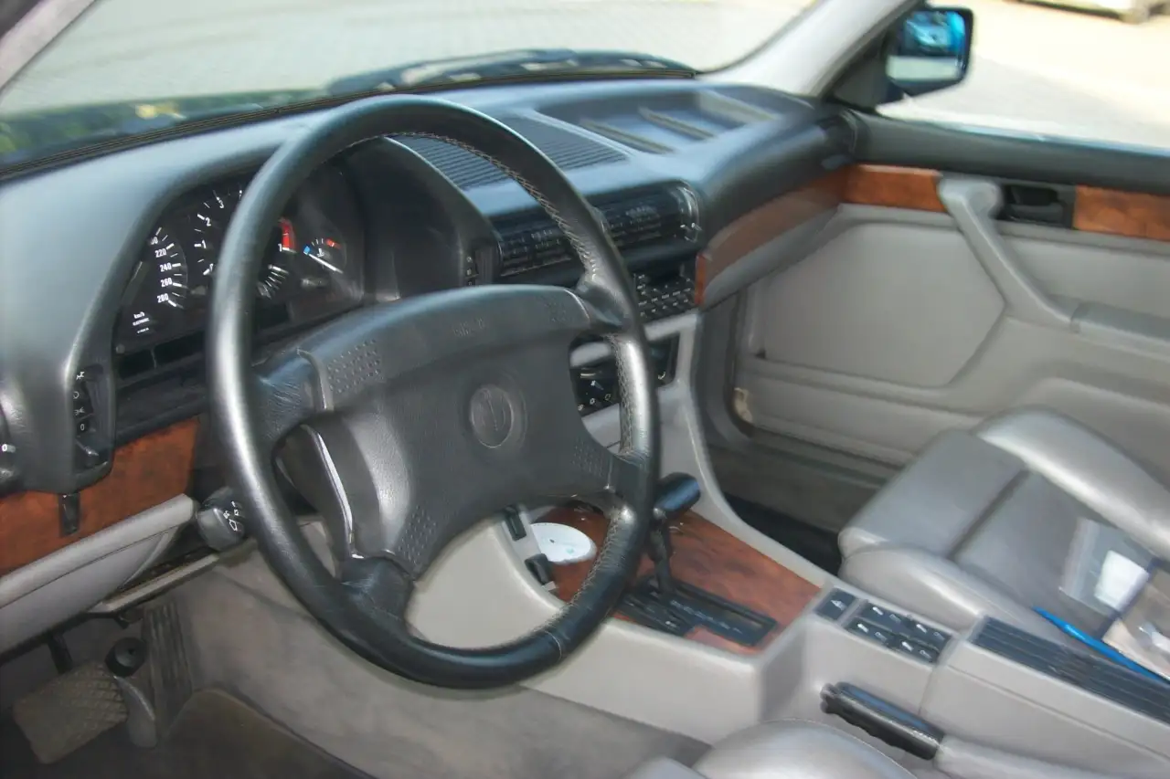 BMW 750 i Automatik (E32) AHK, foto 8