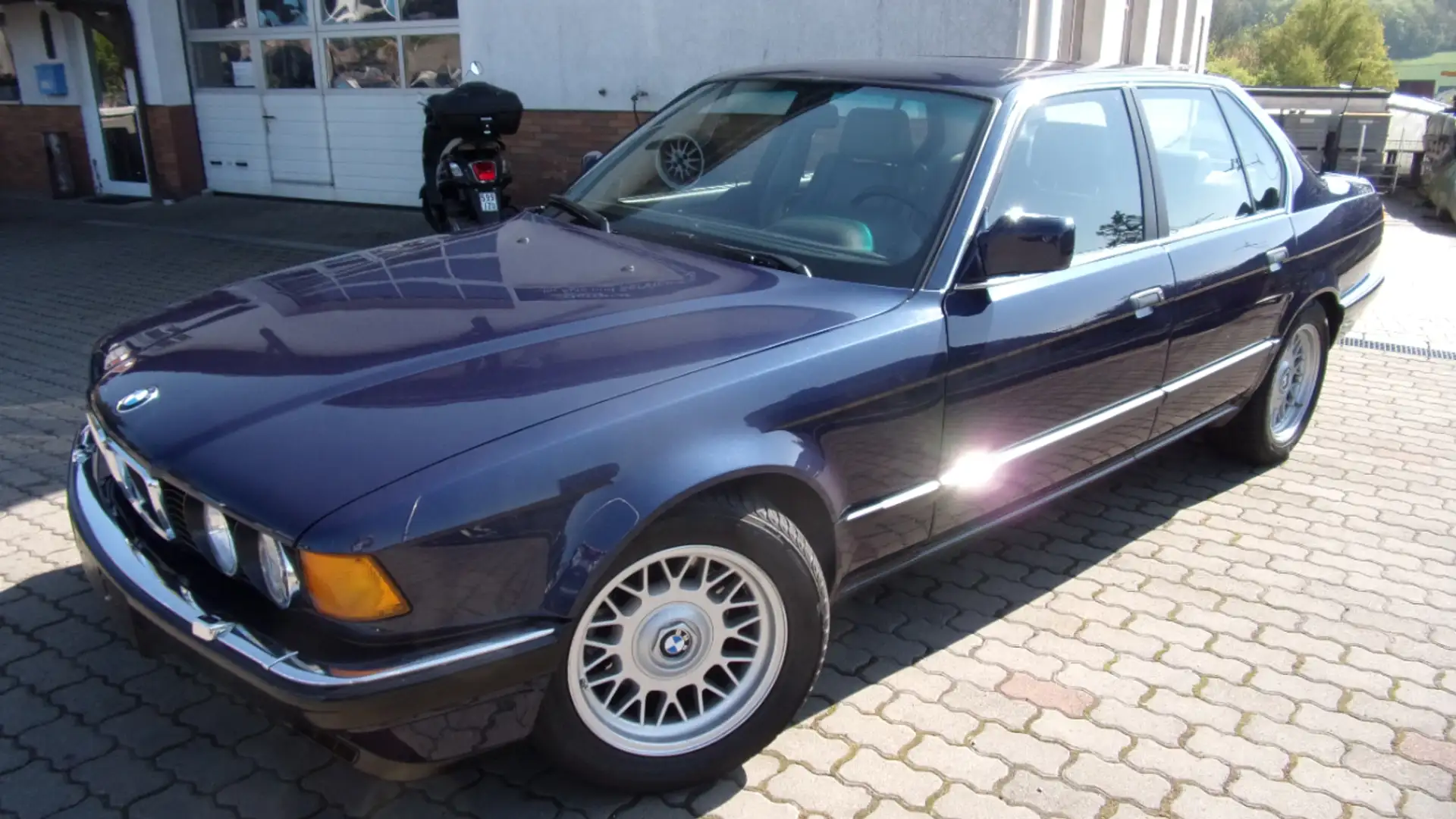 BMW 750 i Automatik (E32) Blue - 2